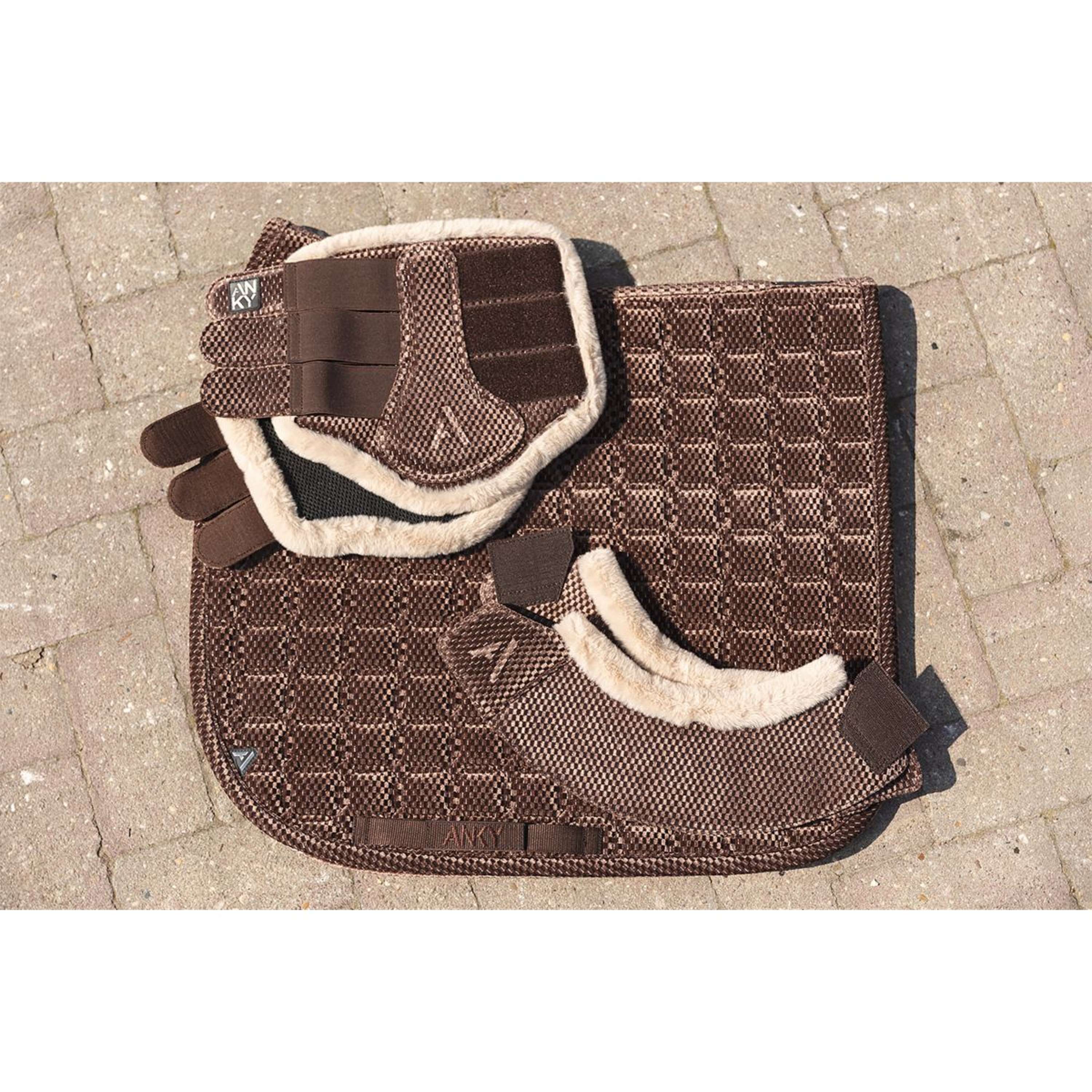 ANKY Tapis de Selle Check Velvet XB25003 Dressage Deep Taupe - Image 5