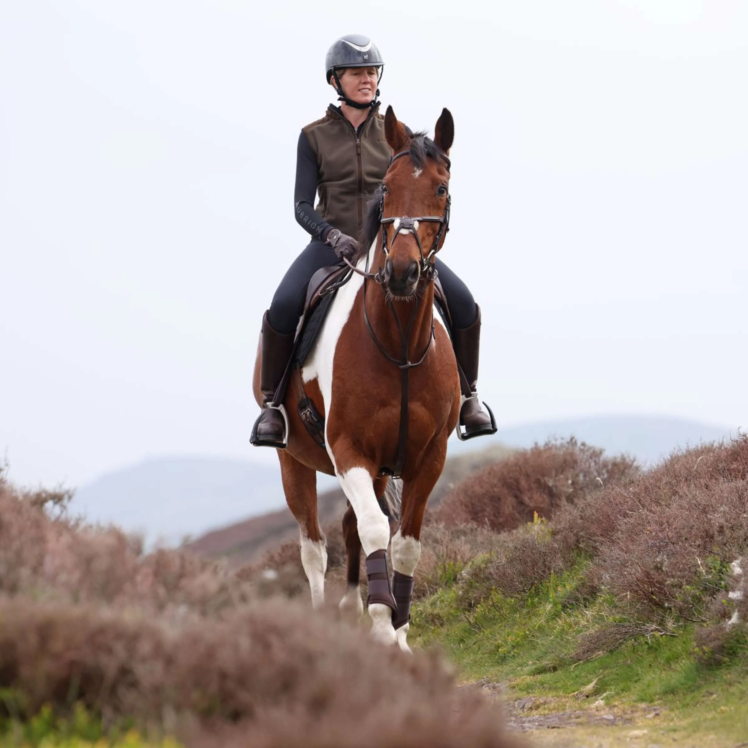 Aubrion by Shires Bodychauffant Heritage Fleece Olive foncé - Image 13