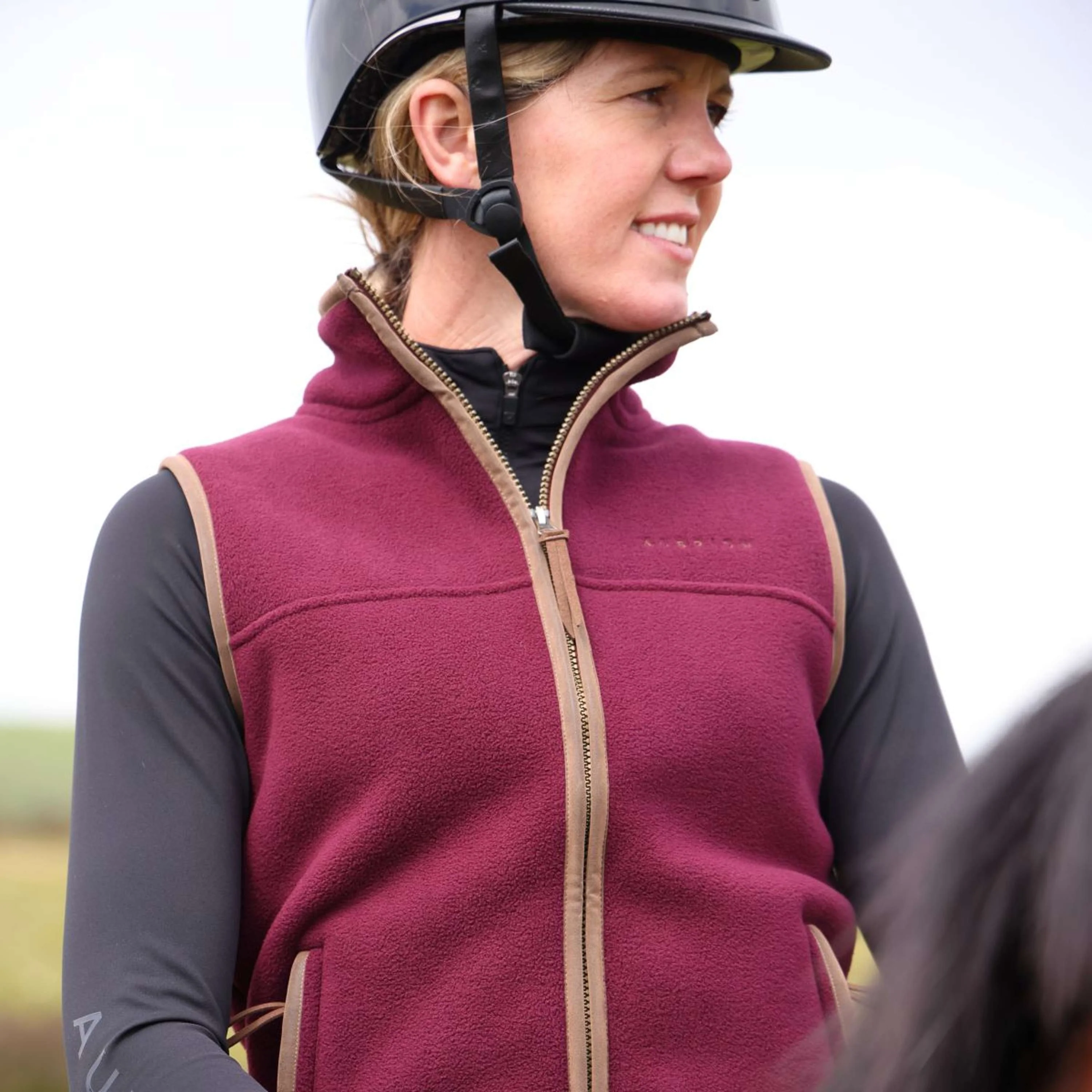 Aubrion by Shires Bodychauffant Original Fleece Maroon Red - Image 11