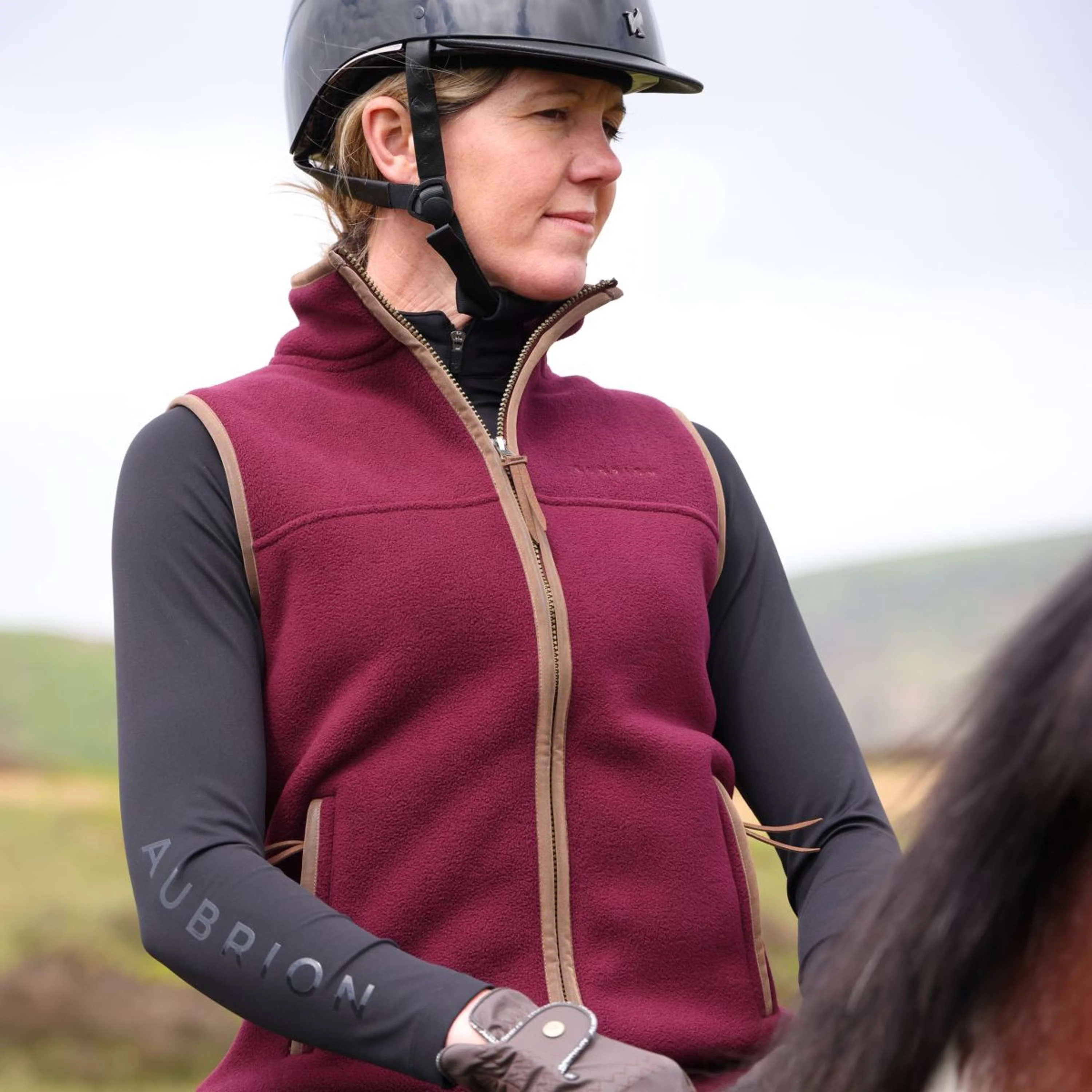 Aubrion by Shires Bodychauffant Original Fleece Maroon Red - Image 14