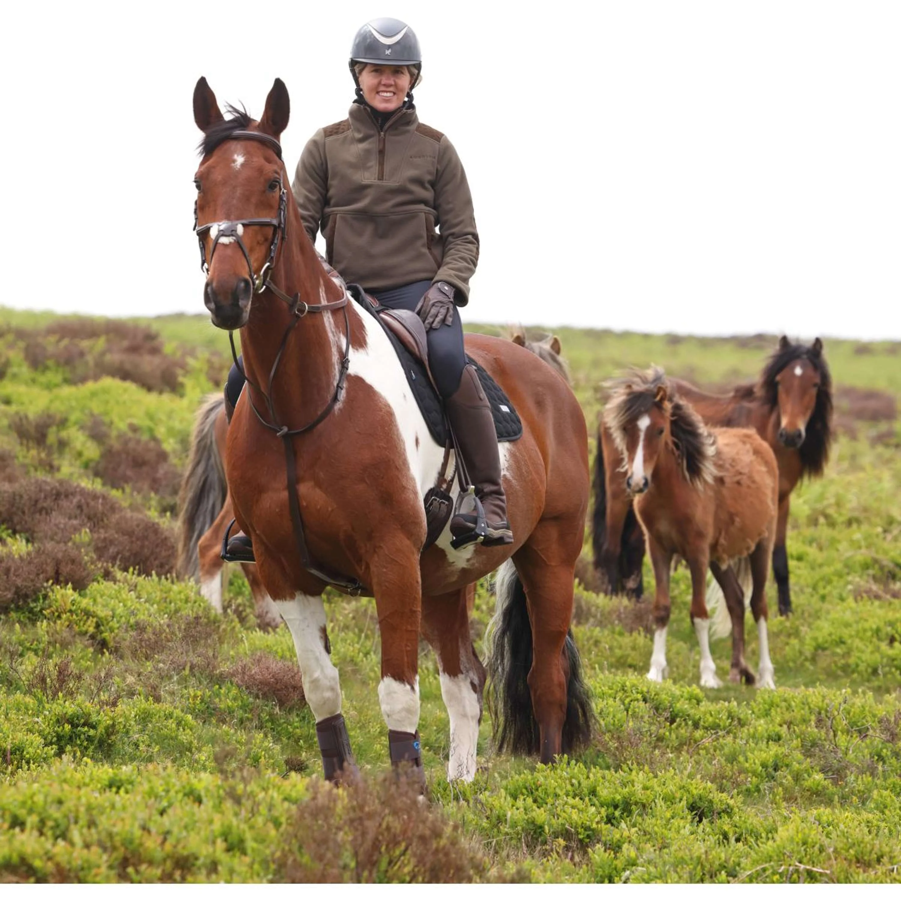 Aubrion by Shires Pull Heritage Fleece Olive foncé - Image 16