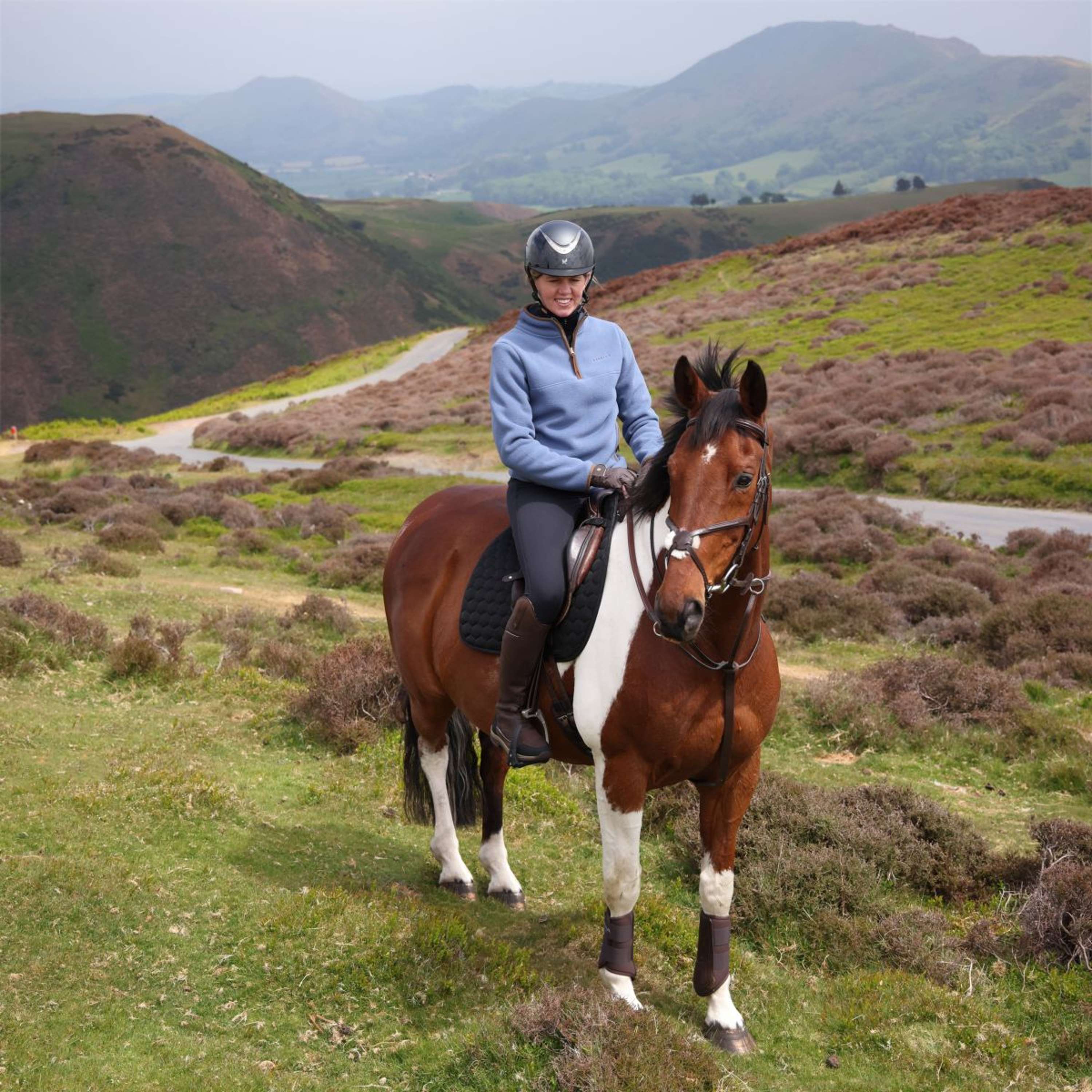 Aubrion by Shires Pull Original Fleece Bleu - Image 11