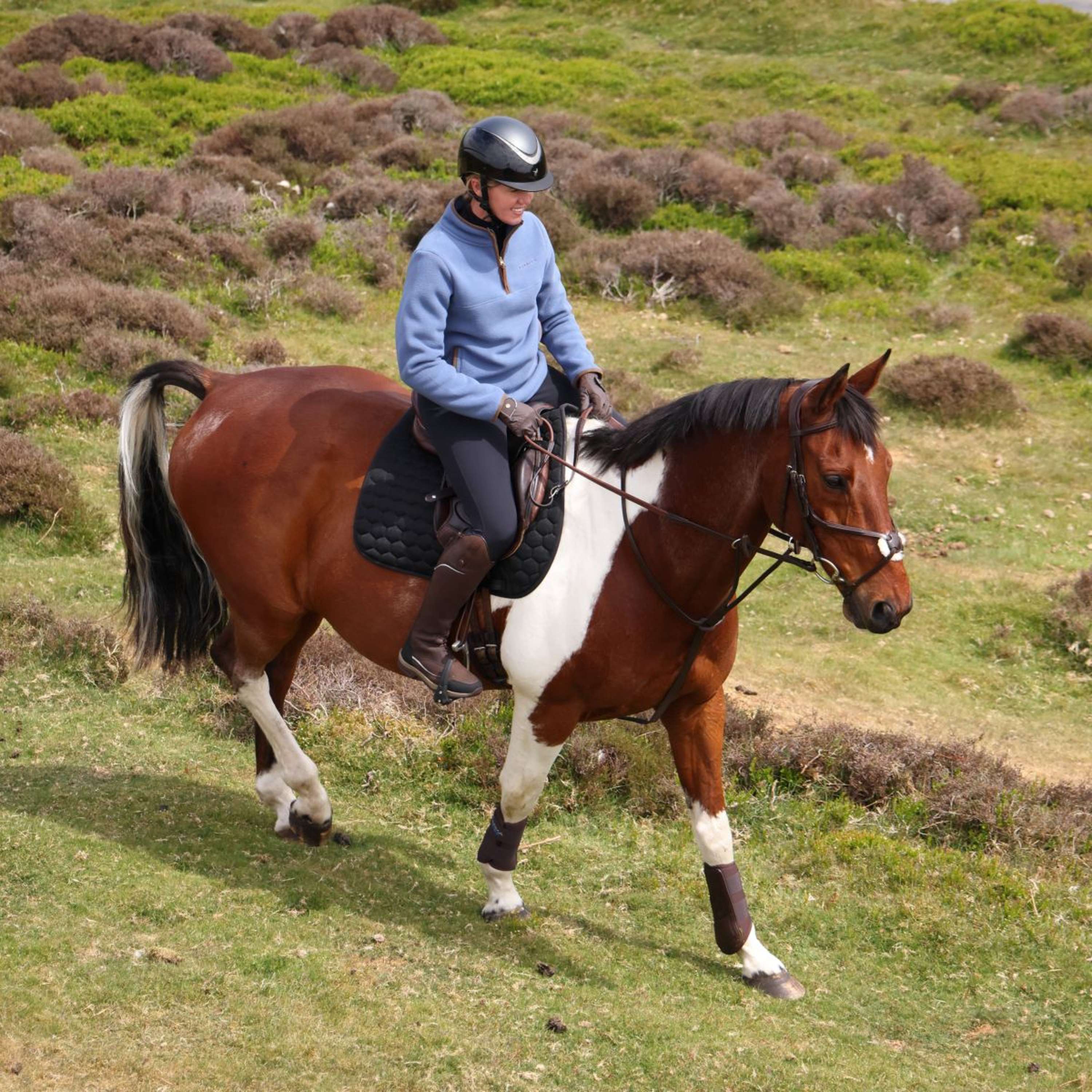 Aubrion by Shires Pull Original Fleece Bleu - Image 7