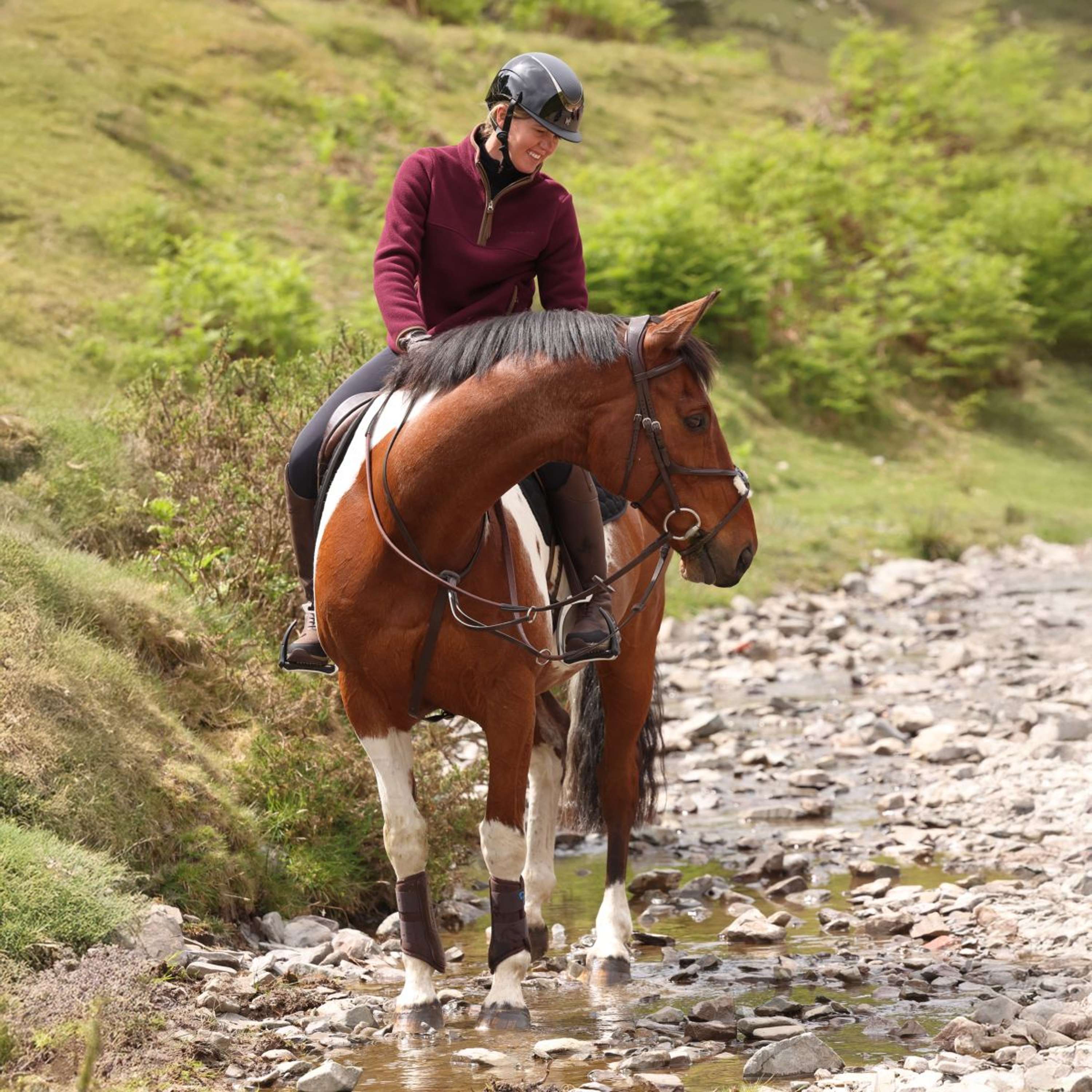 Aubrion by Shires Pull Original Fleece Maroon Red - Image 5