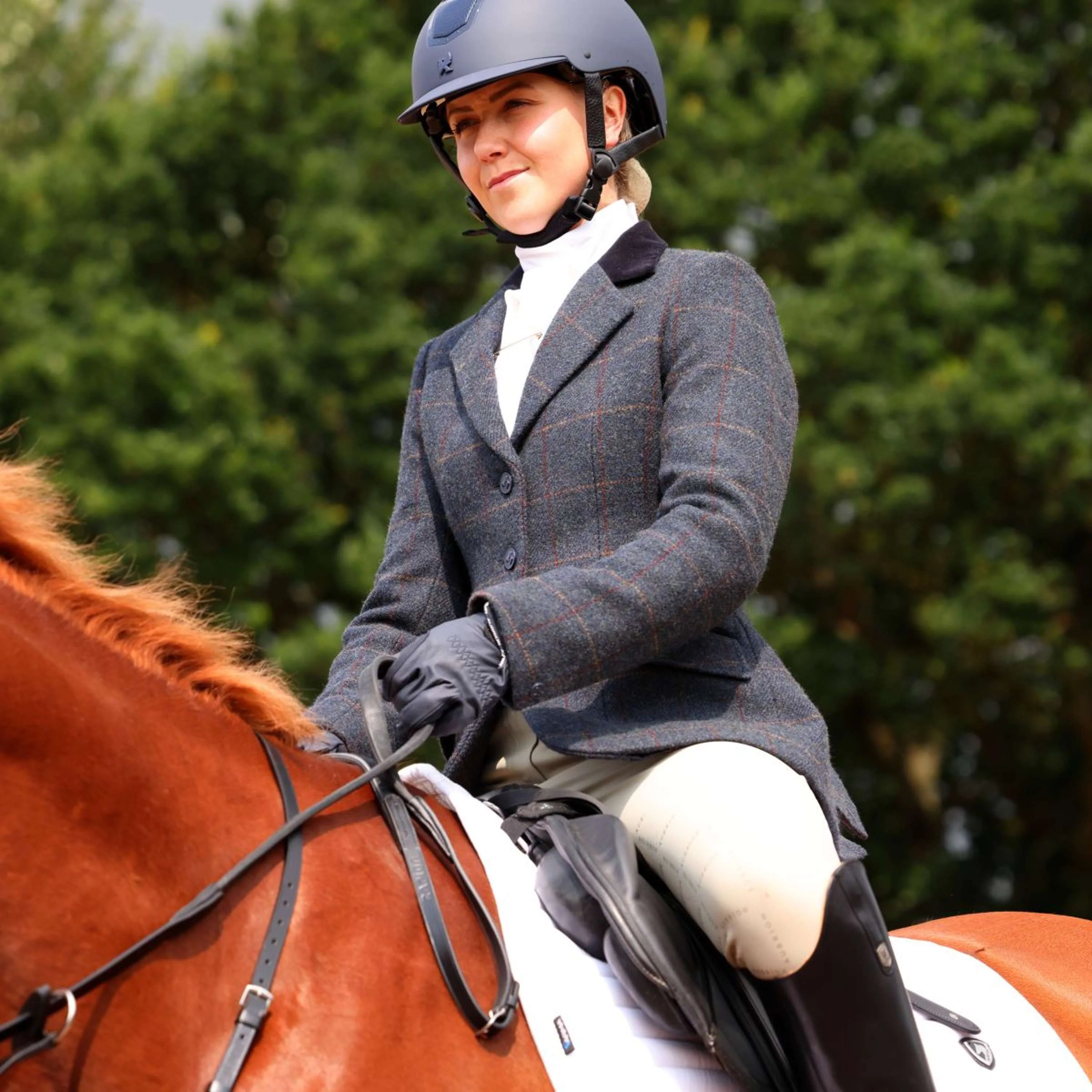 Aubrion by Shires Veste de Concours Saratoga Juniper Navy Check - Image 14