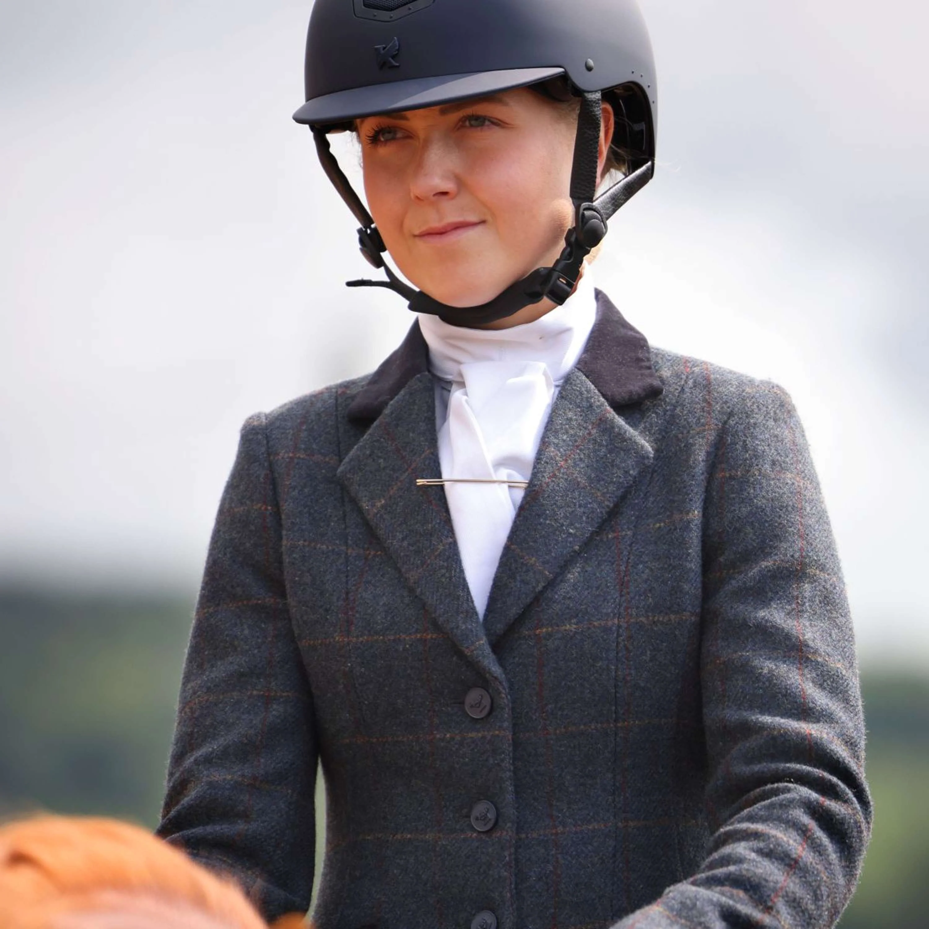 Aubrion by Shires Veste de Concours Saratoga Juniper Navy Check - Image 8