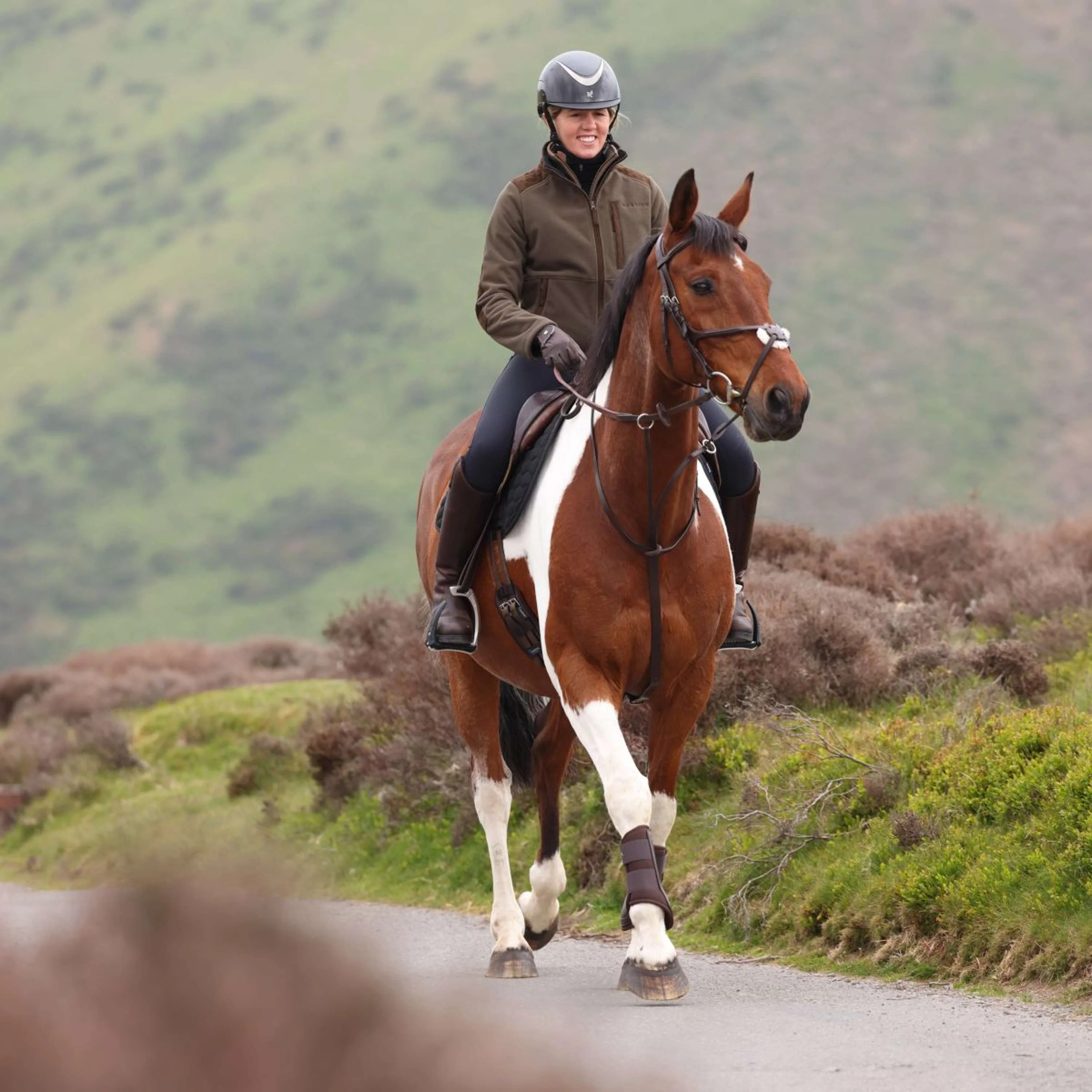 Aubrion by Shires Veste Heritage Fleece Olive foncé - Image 9