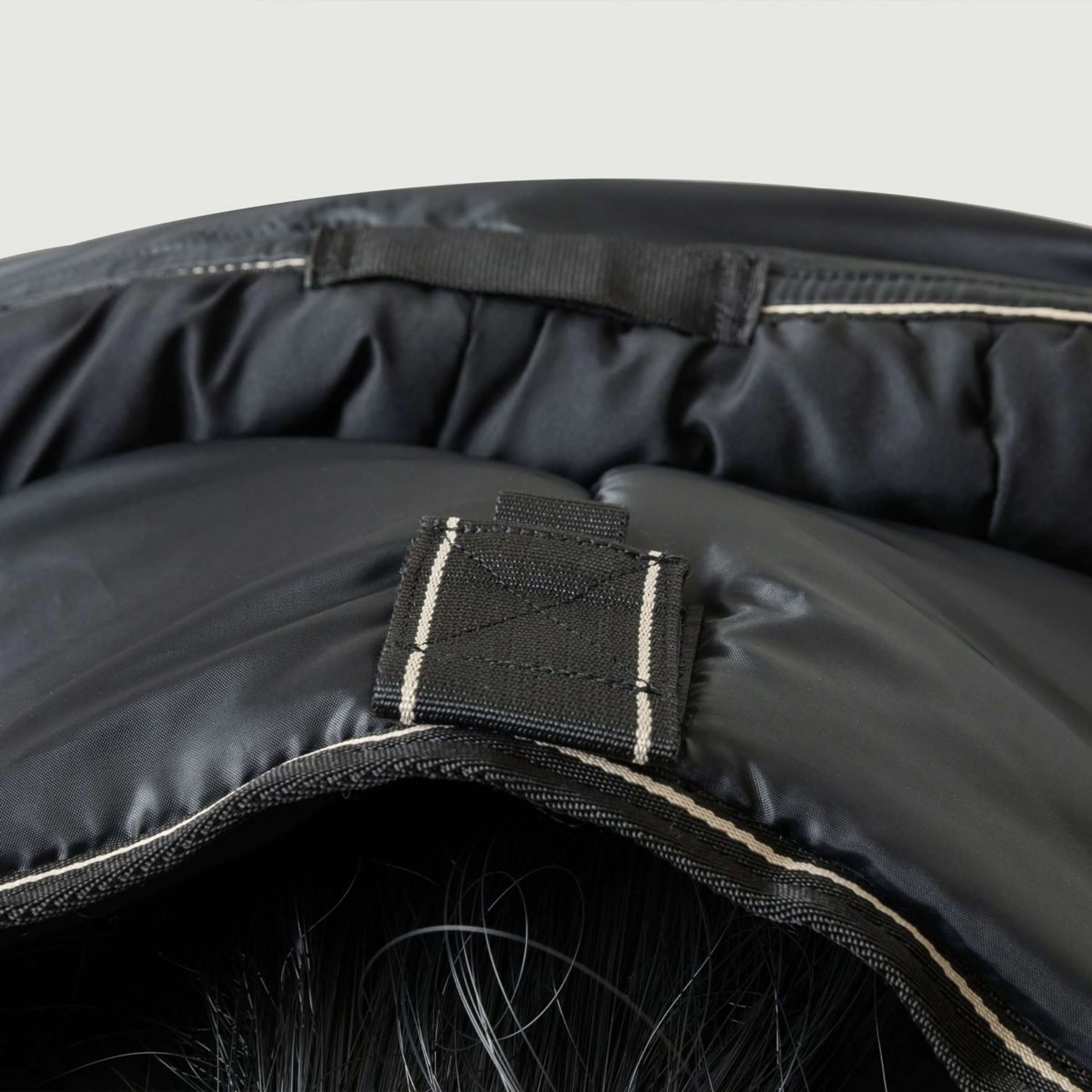 Back on Track Couverture d'Extérieur Obsidian 150g avec Couvre-cou Amovible Noir - Image 10