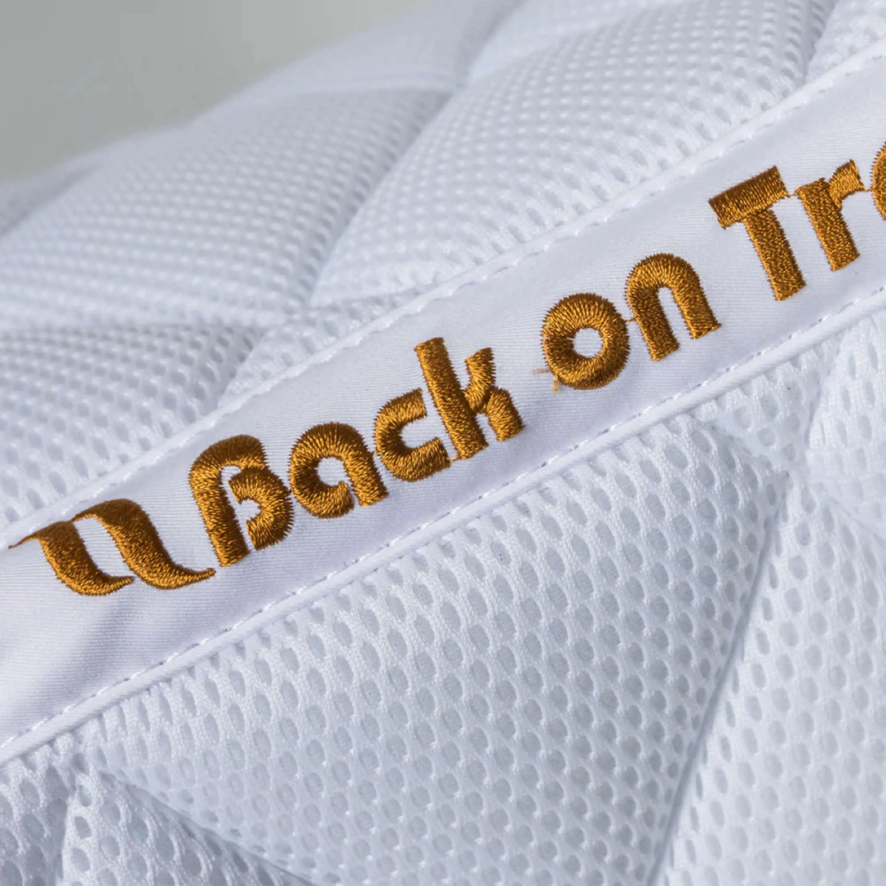 Back on Track Tapis de Selle Airflow Dressage Blanc - Image 3