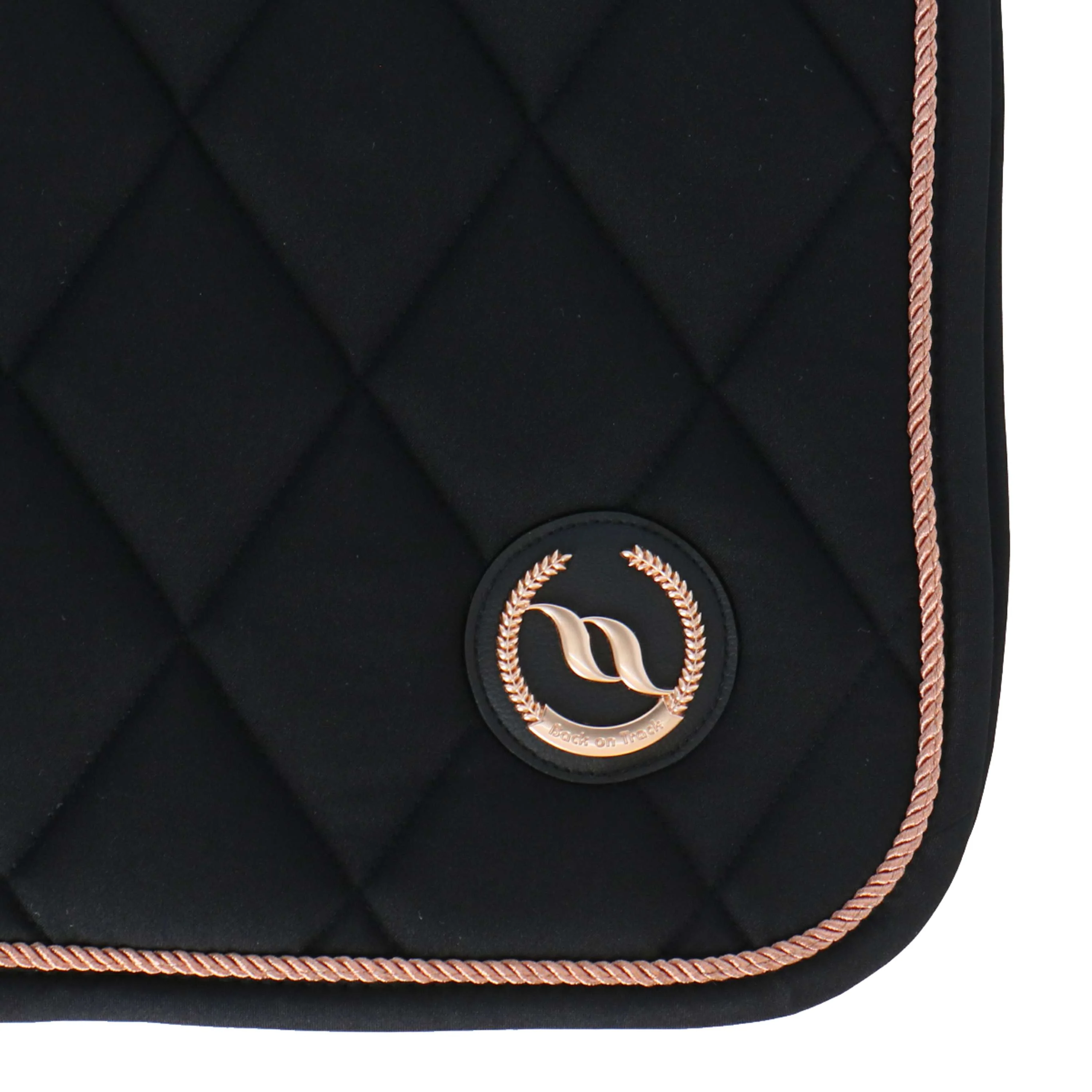 Back on Track Tapis de Selle Haze Dressage Noir/Or Rose - Image 5
