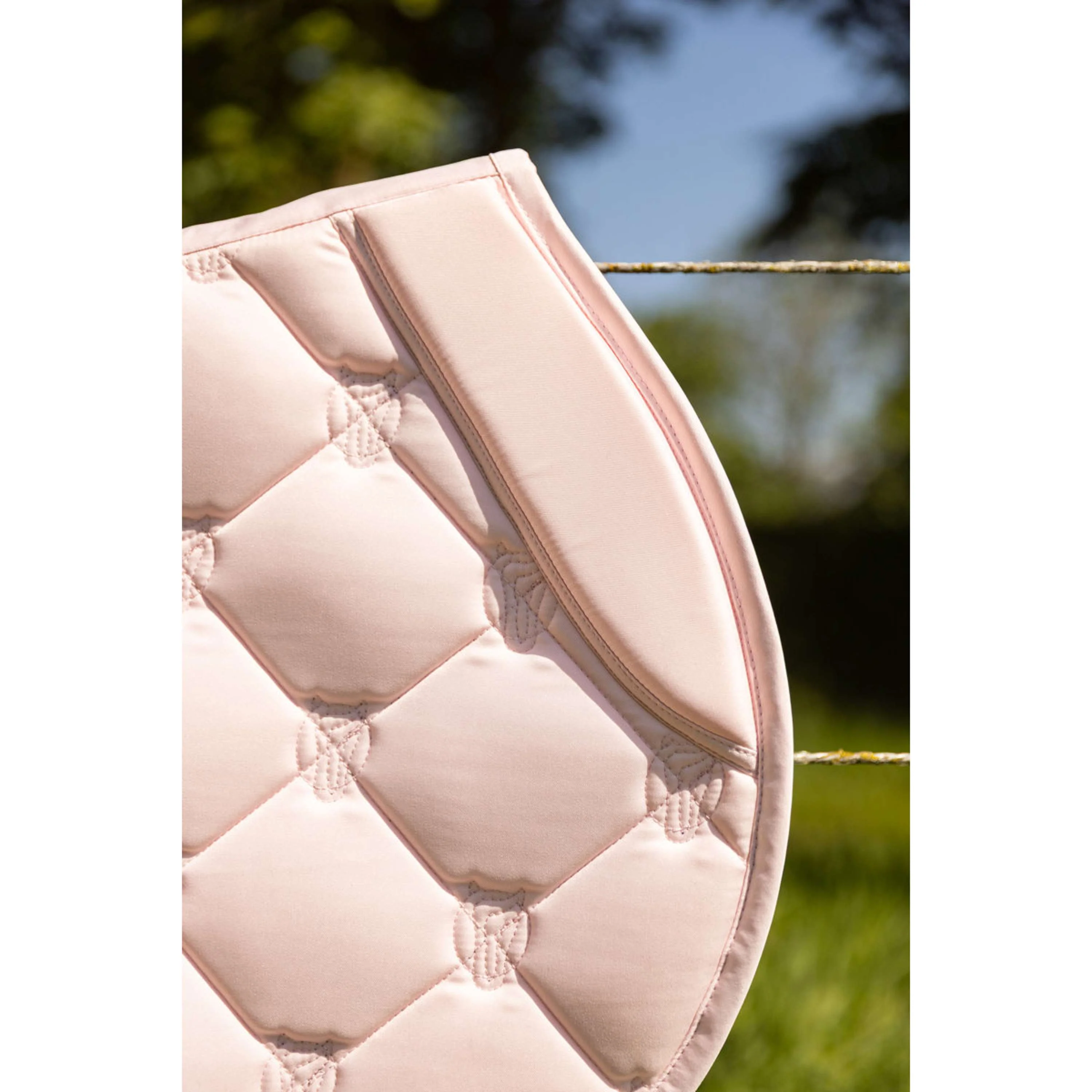 BR Tapis de Selle Kato de Saut Lotus - Image 4
