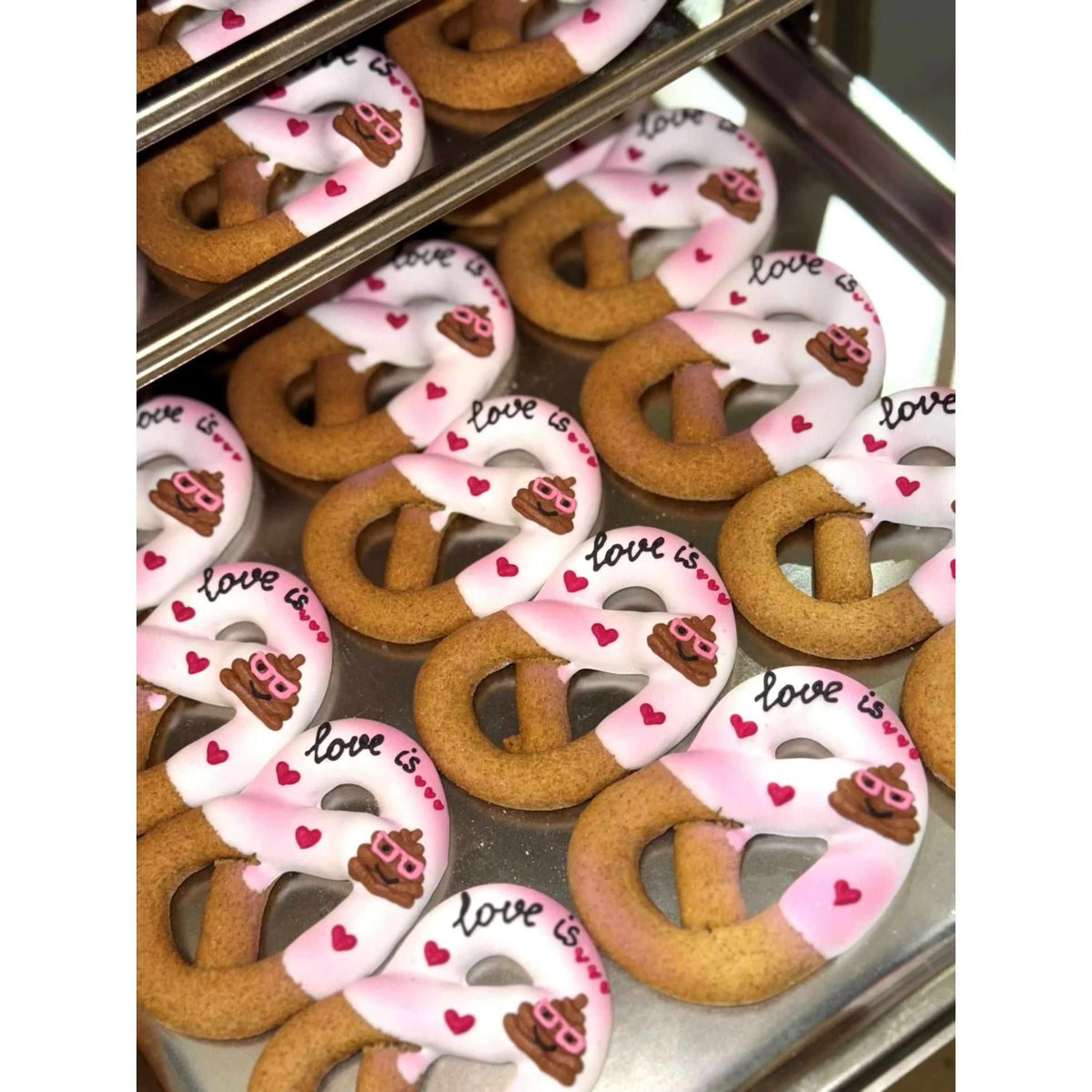Candy Horse Love Cookies Iced Pretzel - Image 3
