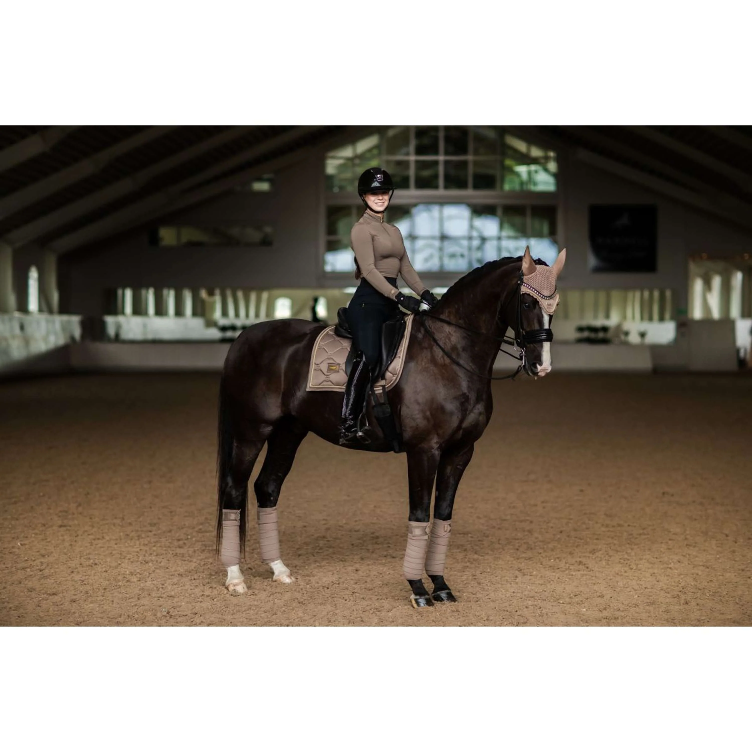 Equestrian Stockholm Bandages Champagne - Image 4