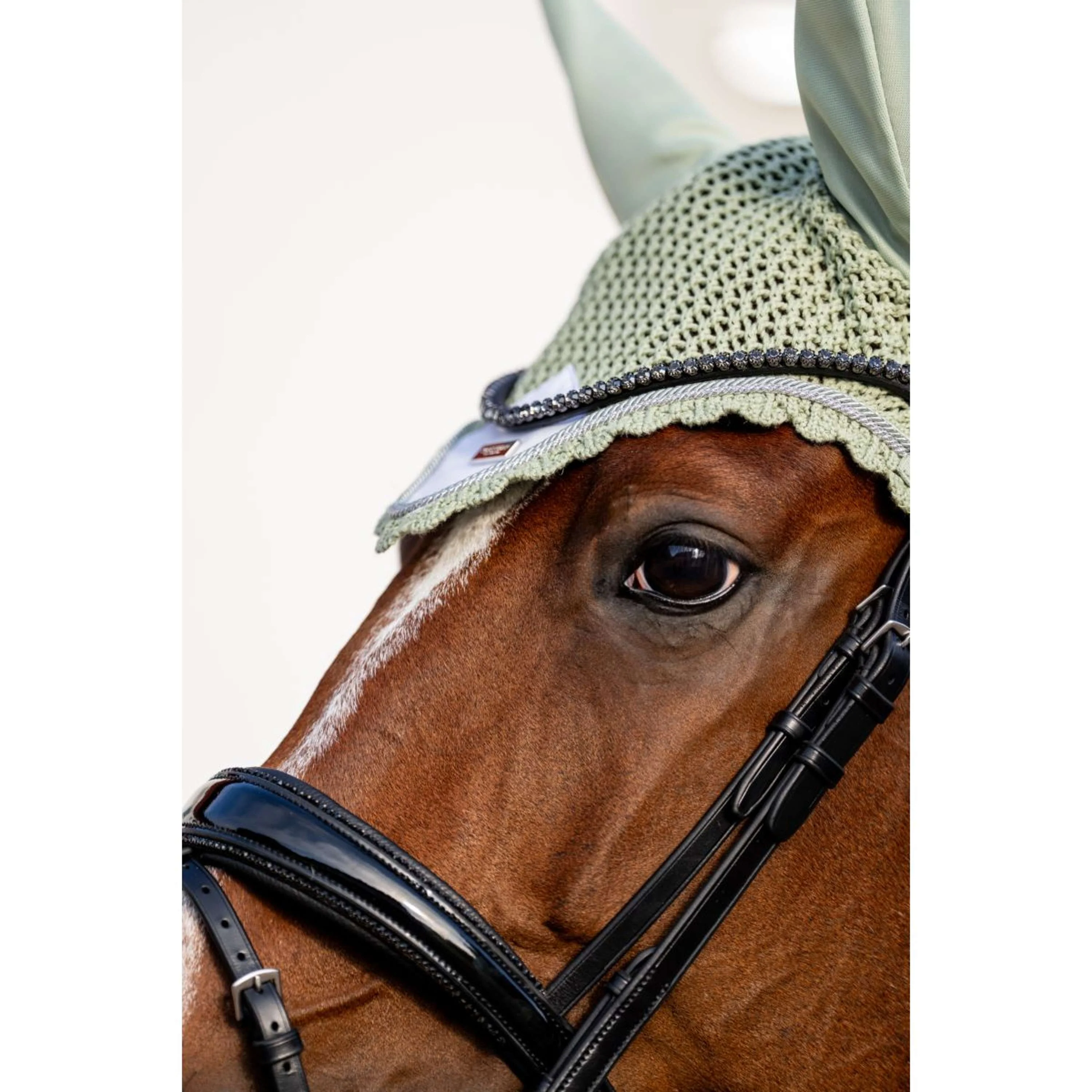 Equestrian Stockholm Bonnet Anti-Mouches Pistachio White - Image 2
