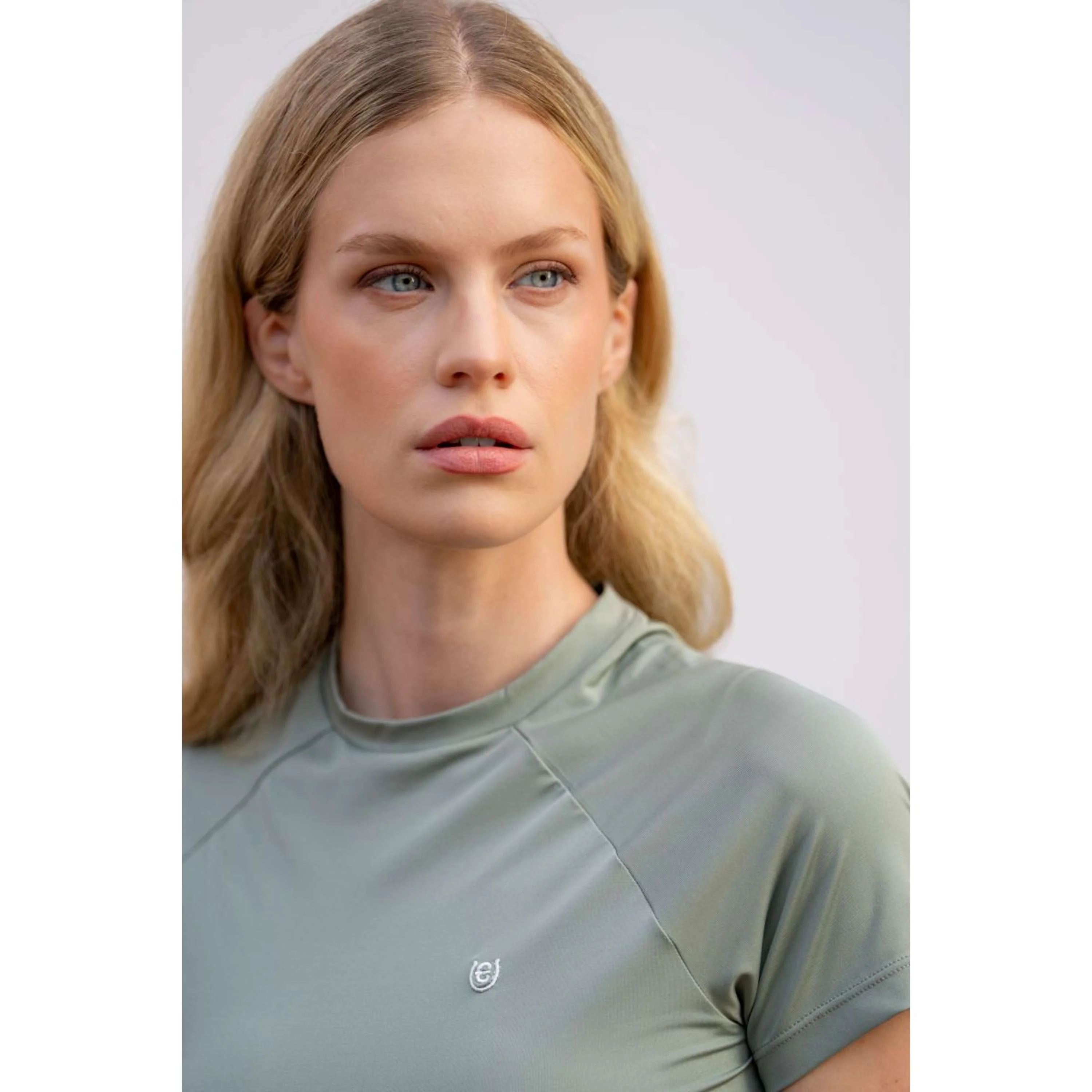 Equestrian Stockholm Chemise Dynamic Short Sleeve Pistachio White - Image 5
