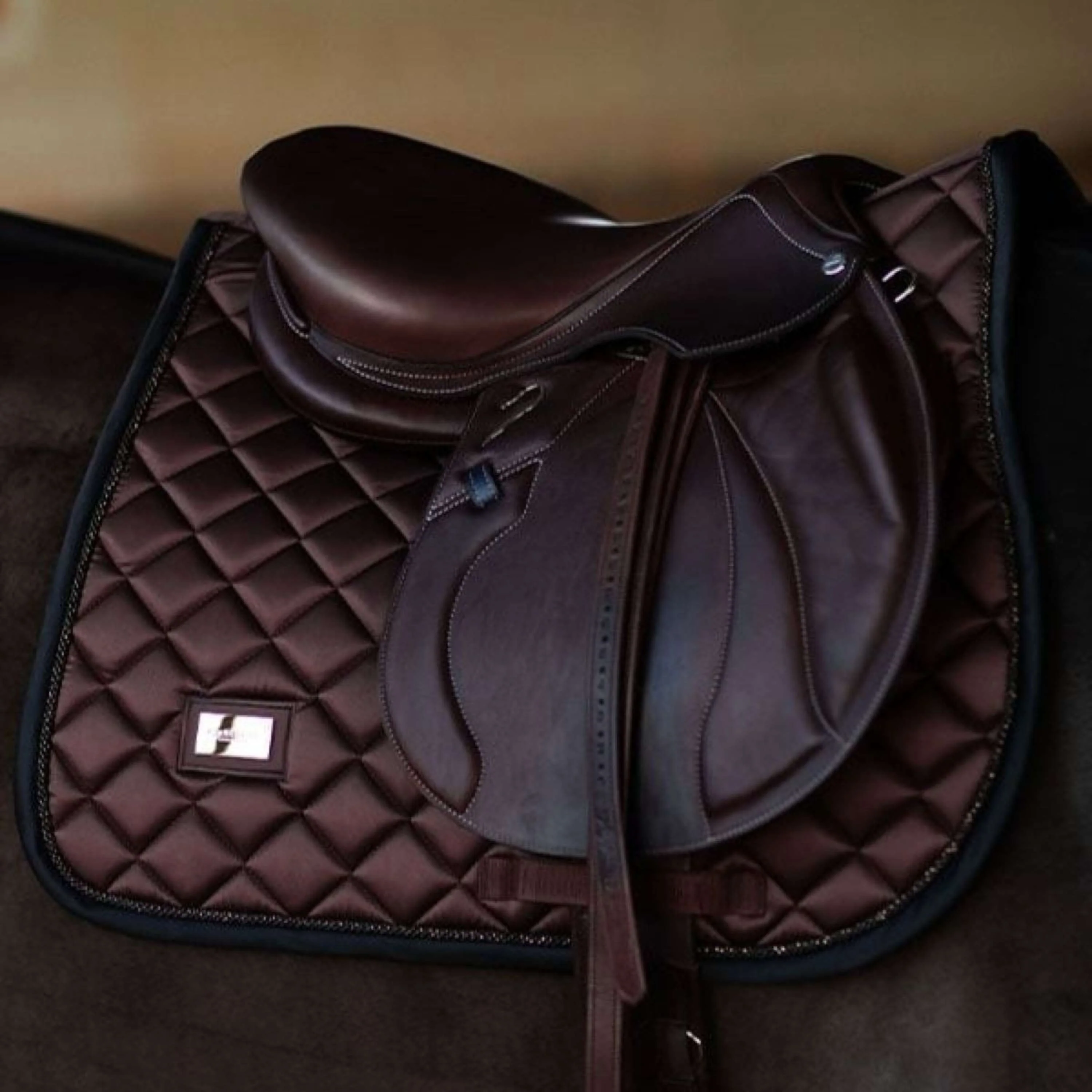 Equestrian Stockholm Tapis de Selle de Saut Endless Glow - Image 2