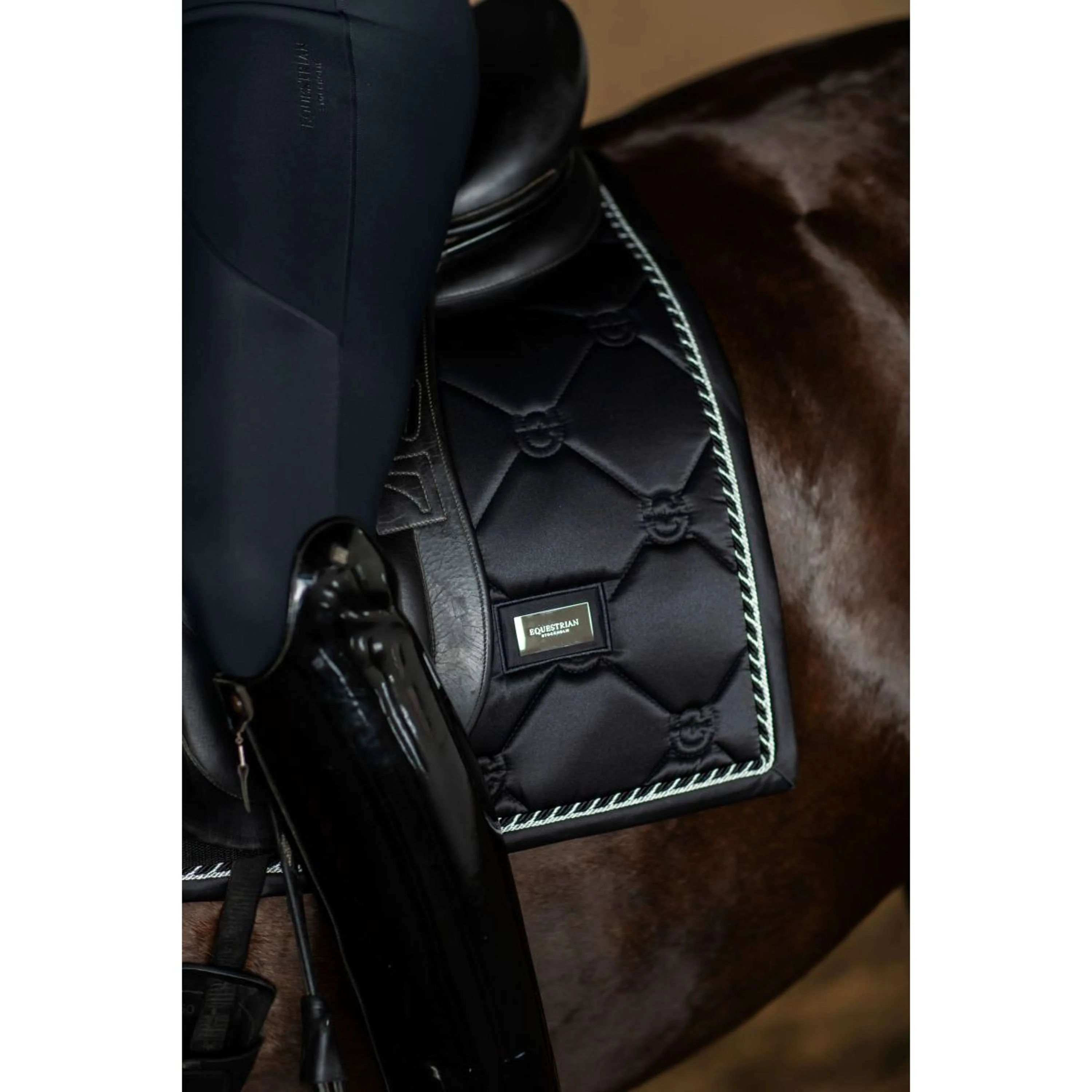 Equestrian Stockholm Tapis de Selle Dressage Black Edition - Image 10