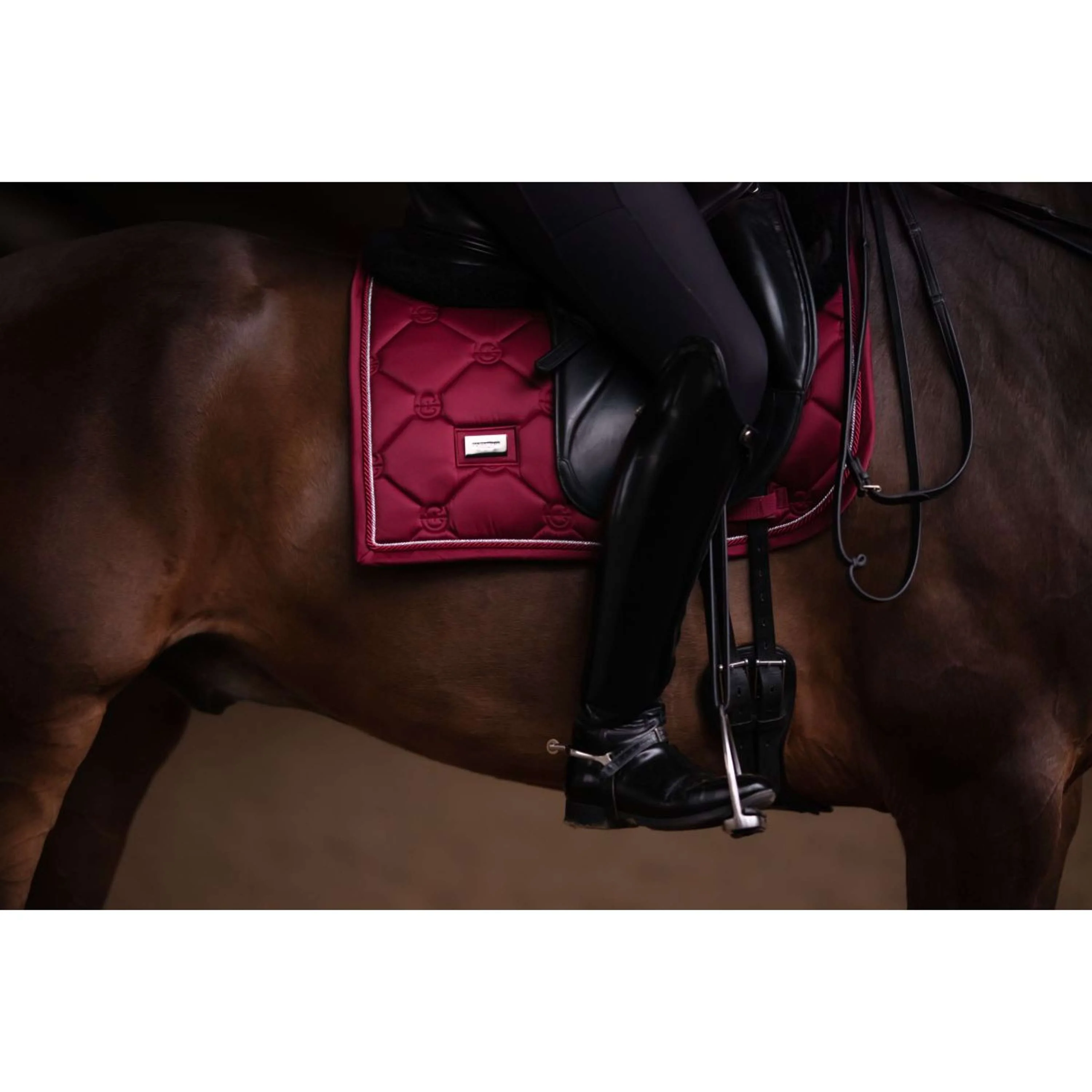 Equestrian Stockholm Tapis de Selle Dressage Bordeaux - Image 8