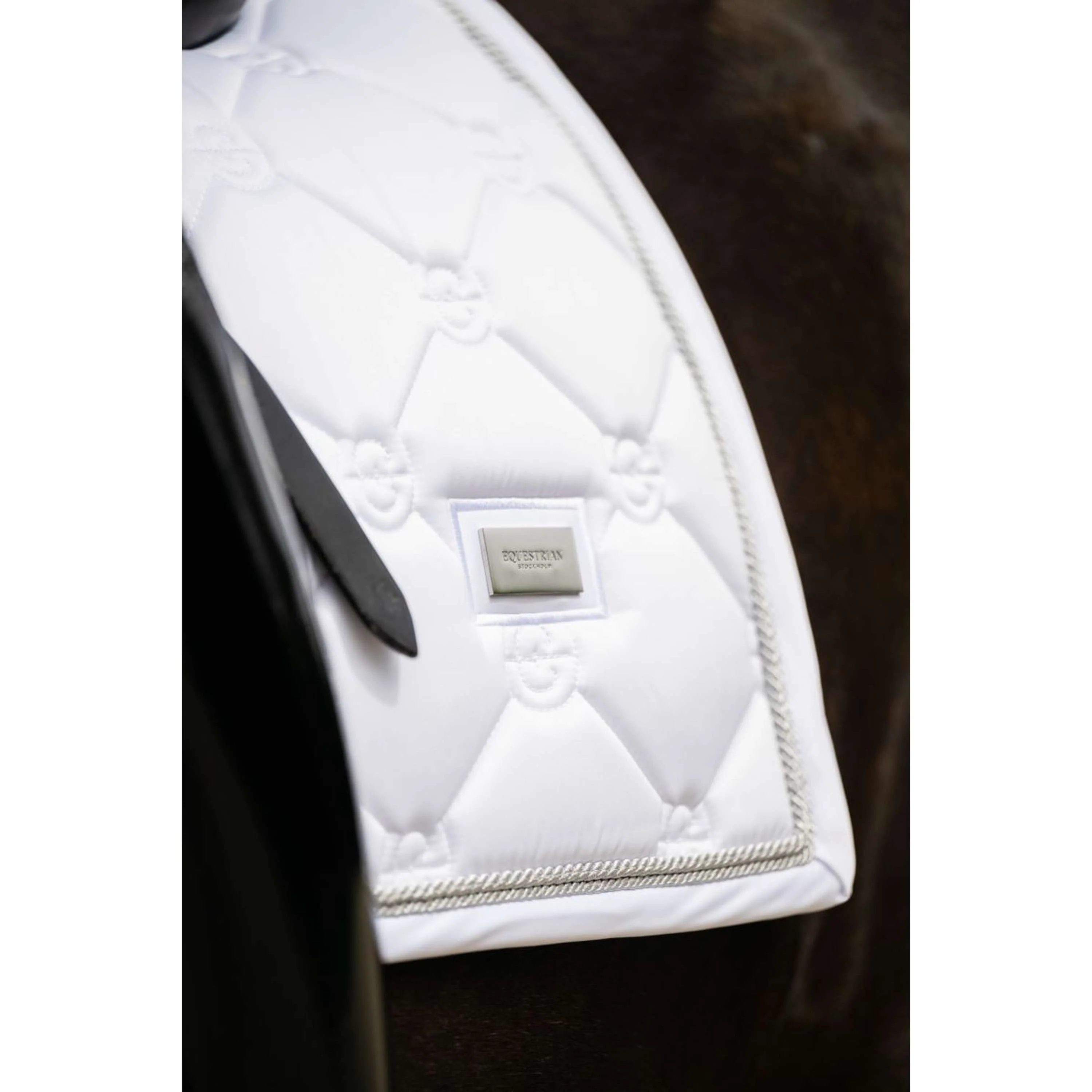Equestrian Stockholm Tapis de Selle Dressage White Silver - Image 6