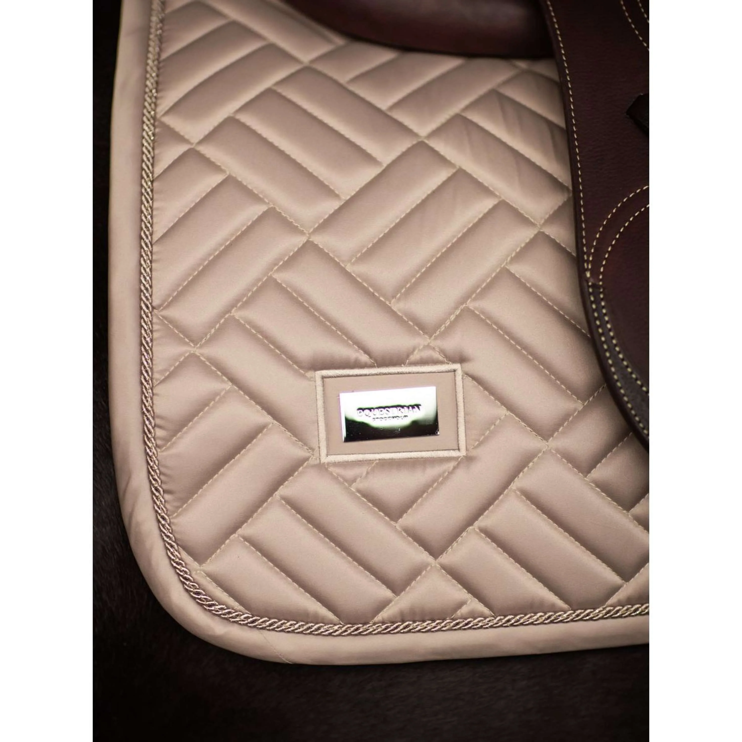 Equestrian Stockholm Tapis de Selle Modern de Saut Sable - Image 3