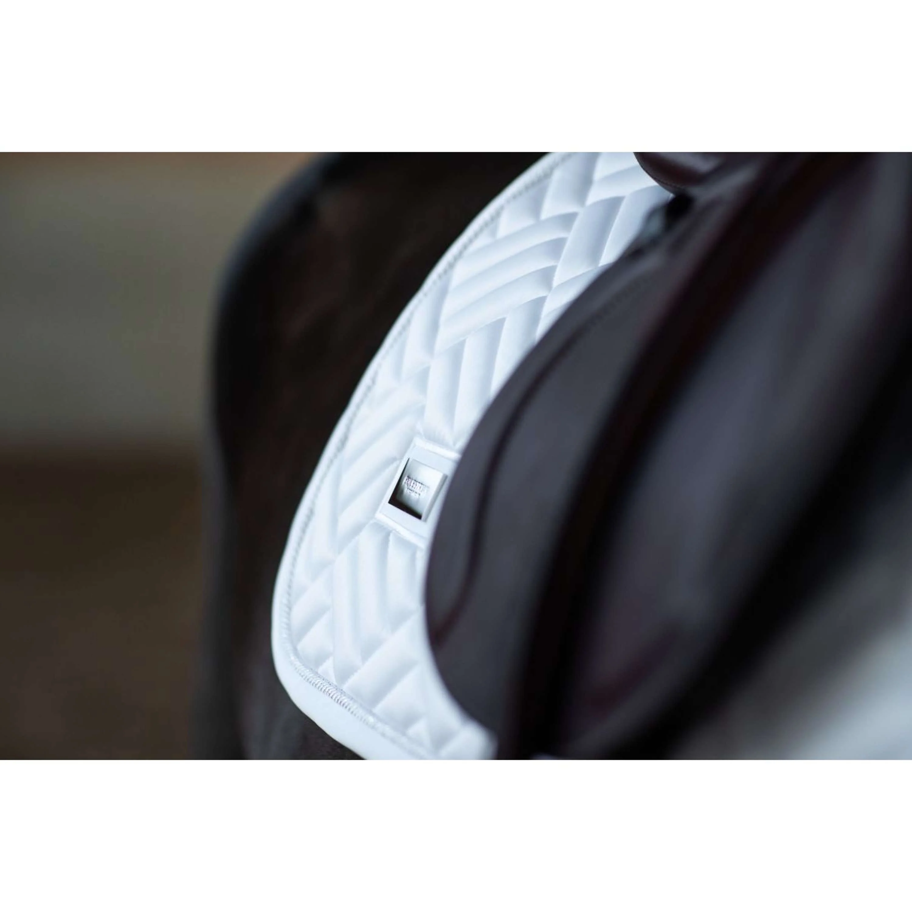 Equestrian Stockholm Tapis de Selle Modern de Saut White Silver - Image 10