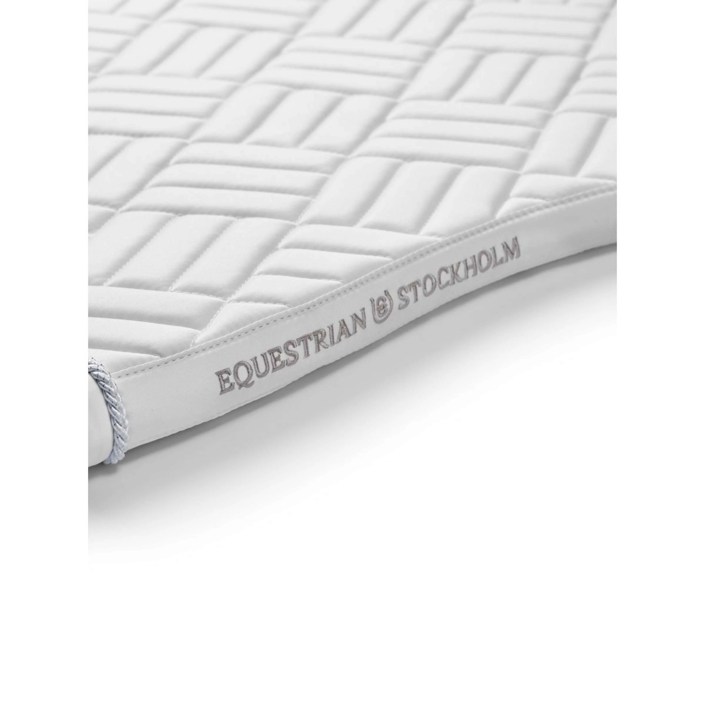 Equestrian Stockholm Tapis de Selle Modern de Saut White Silver - Image 4