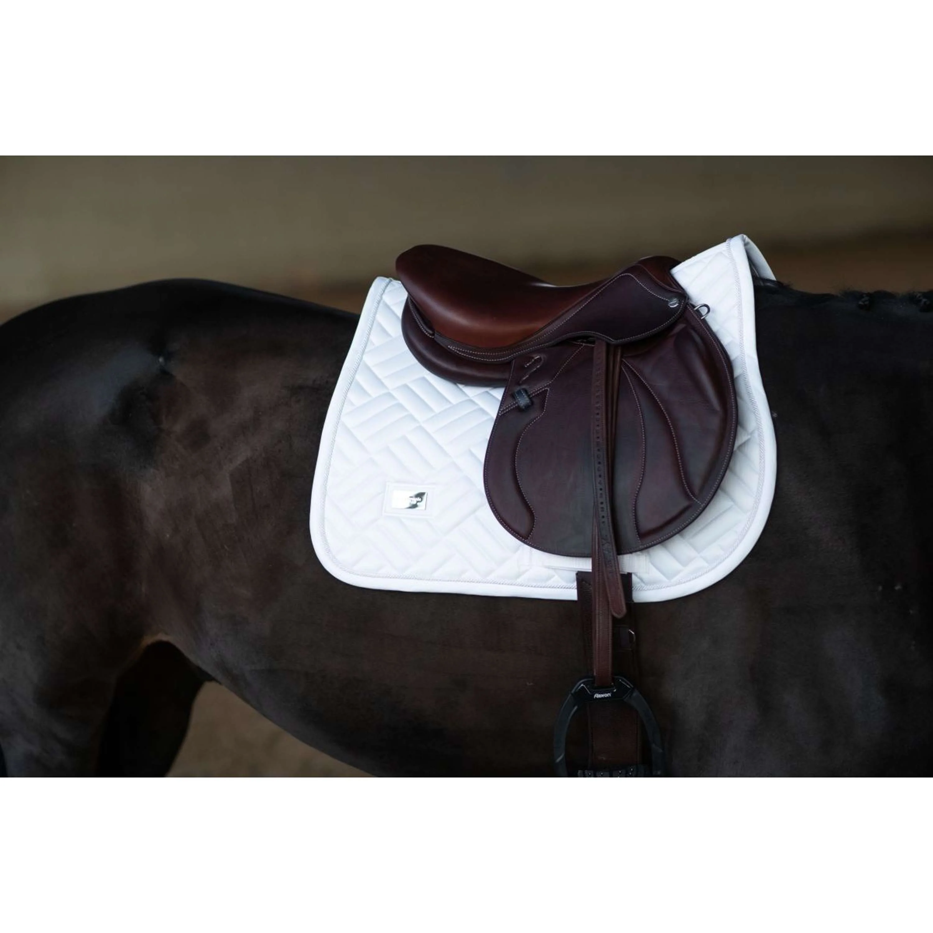 Equestrian Stockholm Tapis de Selle Modern de Saut White Silver - Image 6