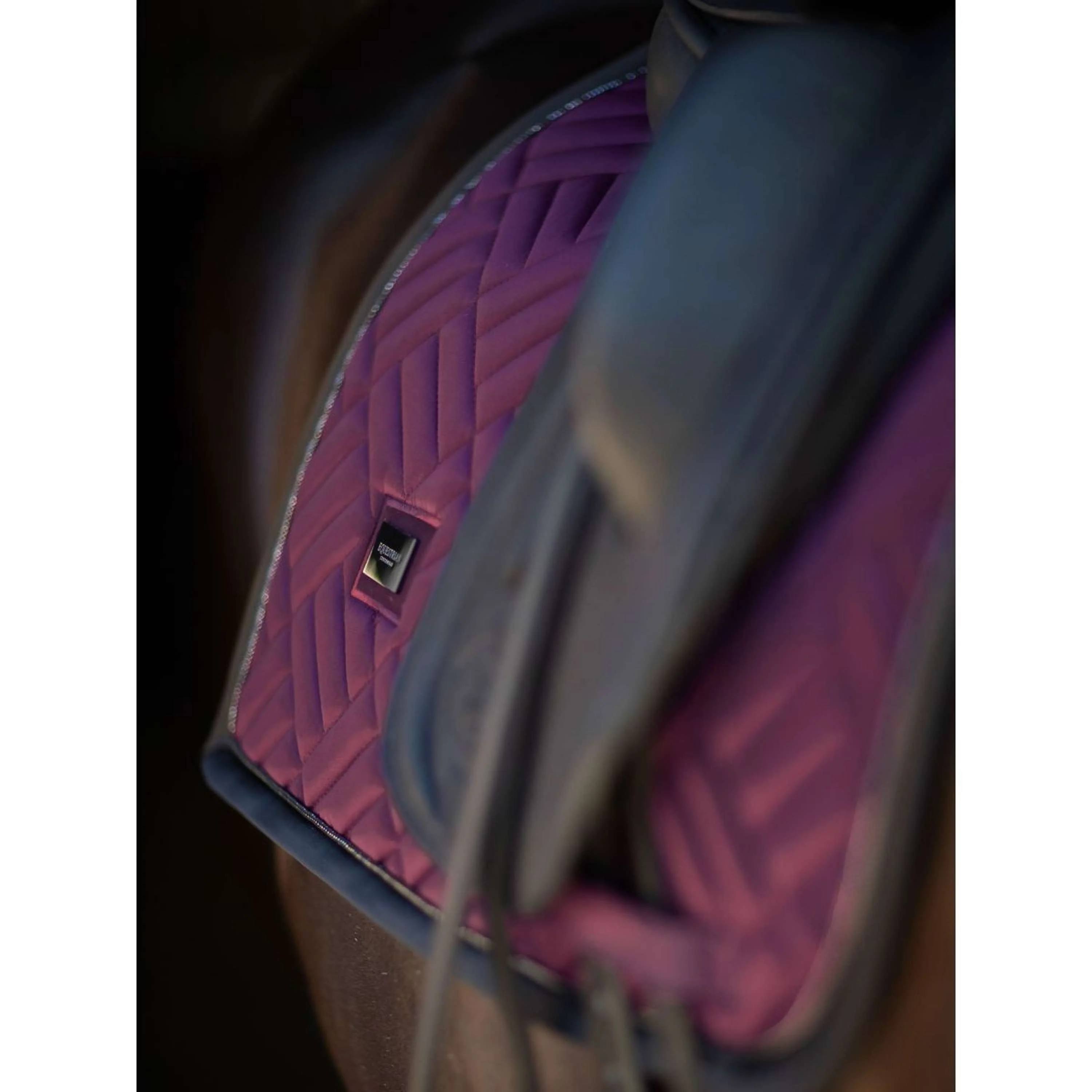 Equestrian Stockholm Tapis de Selle Modern Dressage Purple Night - Image 3