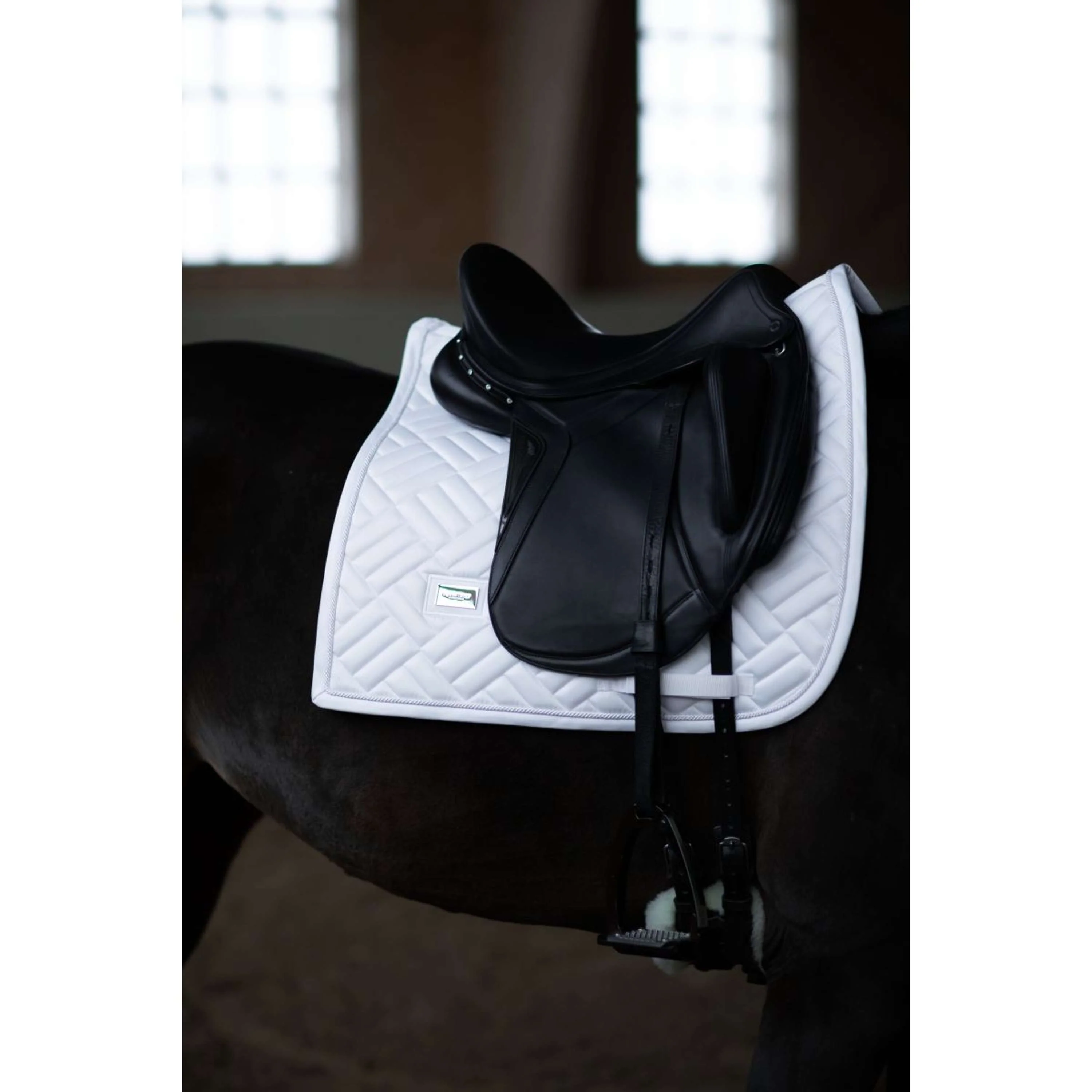 Equestrian Stockholm Tapis de Selle Modern Dressage White Silver - Image 6