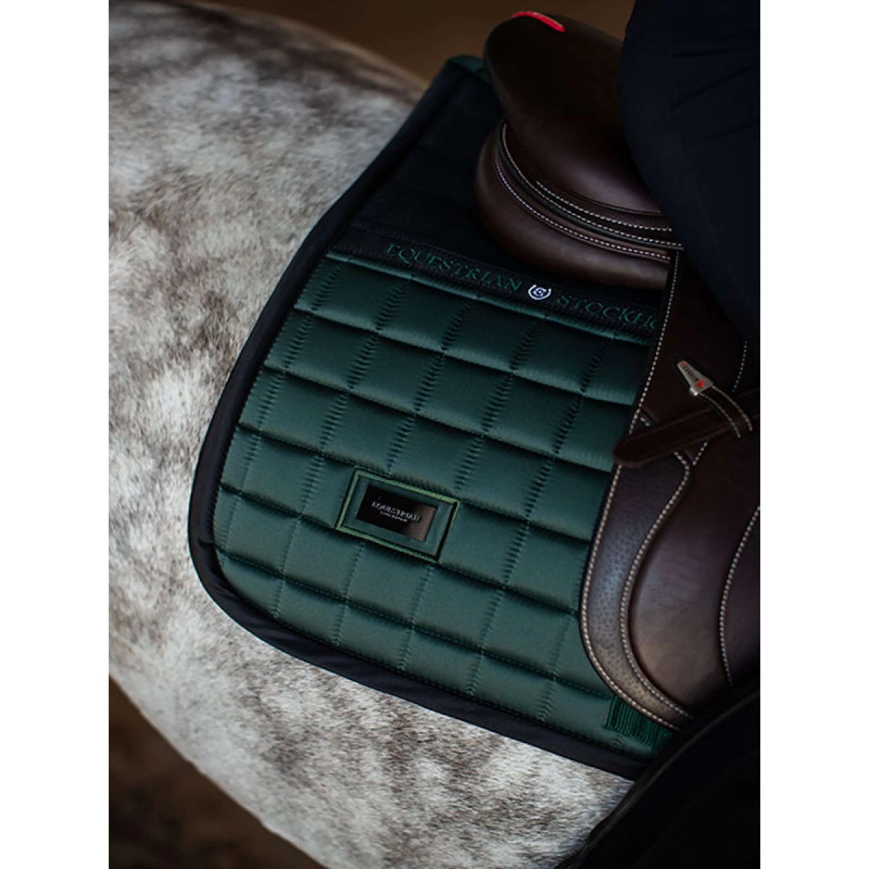 Equestrian Stockholm Tapis de Selle Sportive de Saut Sycamore Green - Image 6
