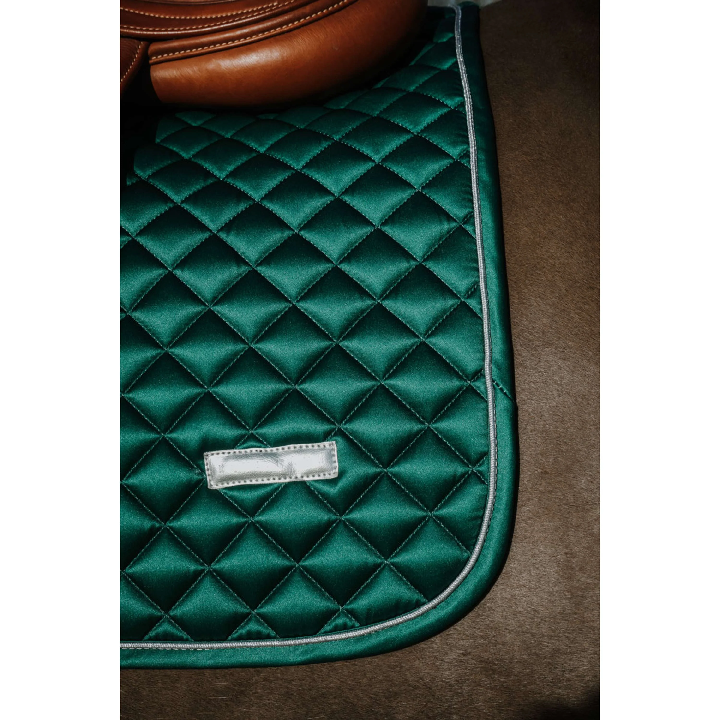 EQUITHÈME Tapis de Selle Nacre de Saut Vert Foncé - Image 4