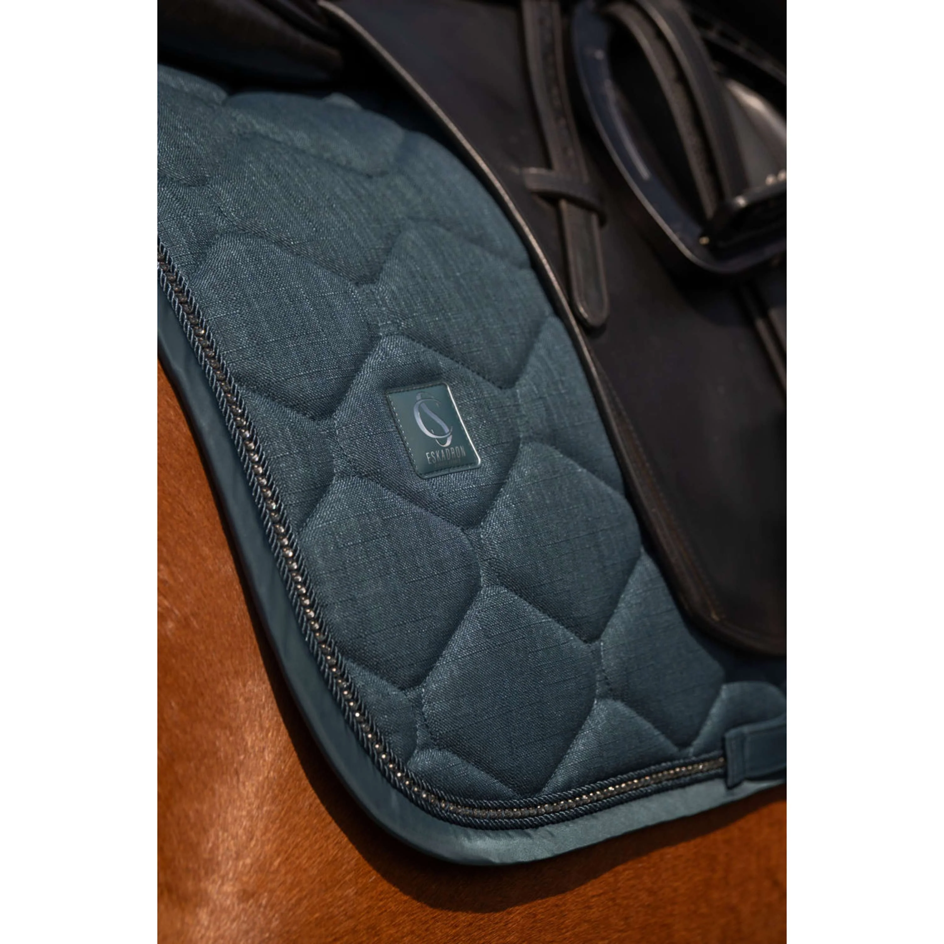 Eskadron Tapis de Selle Classic Sports Bouclé Crustal Dressage Ocean - Image 3