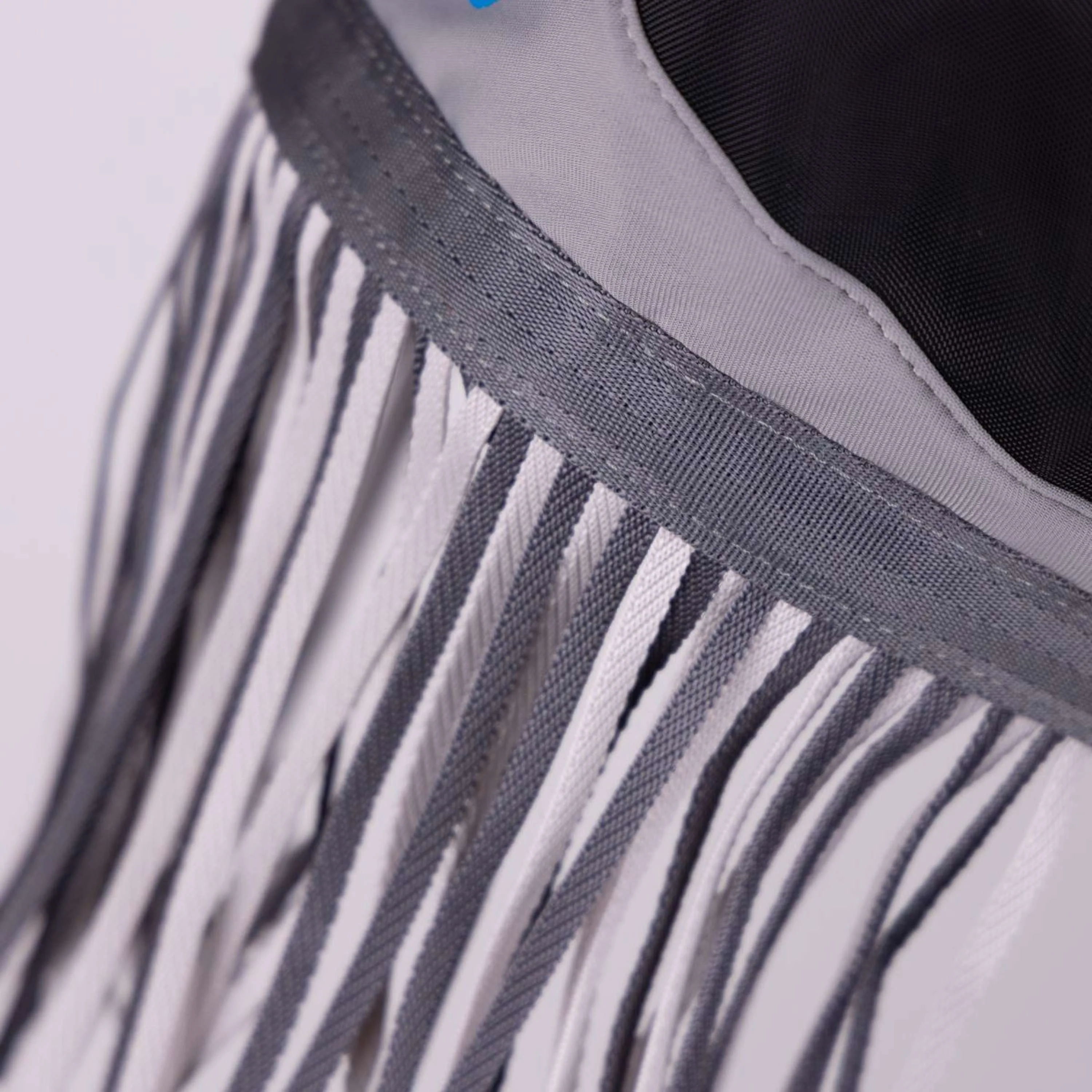 FlyGuard by Shires Masque Anti-Mouches Pro Fine Mesh sans Oreilles avec Franges Jet - Image 4