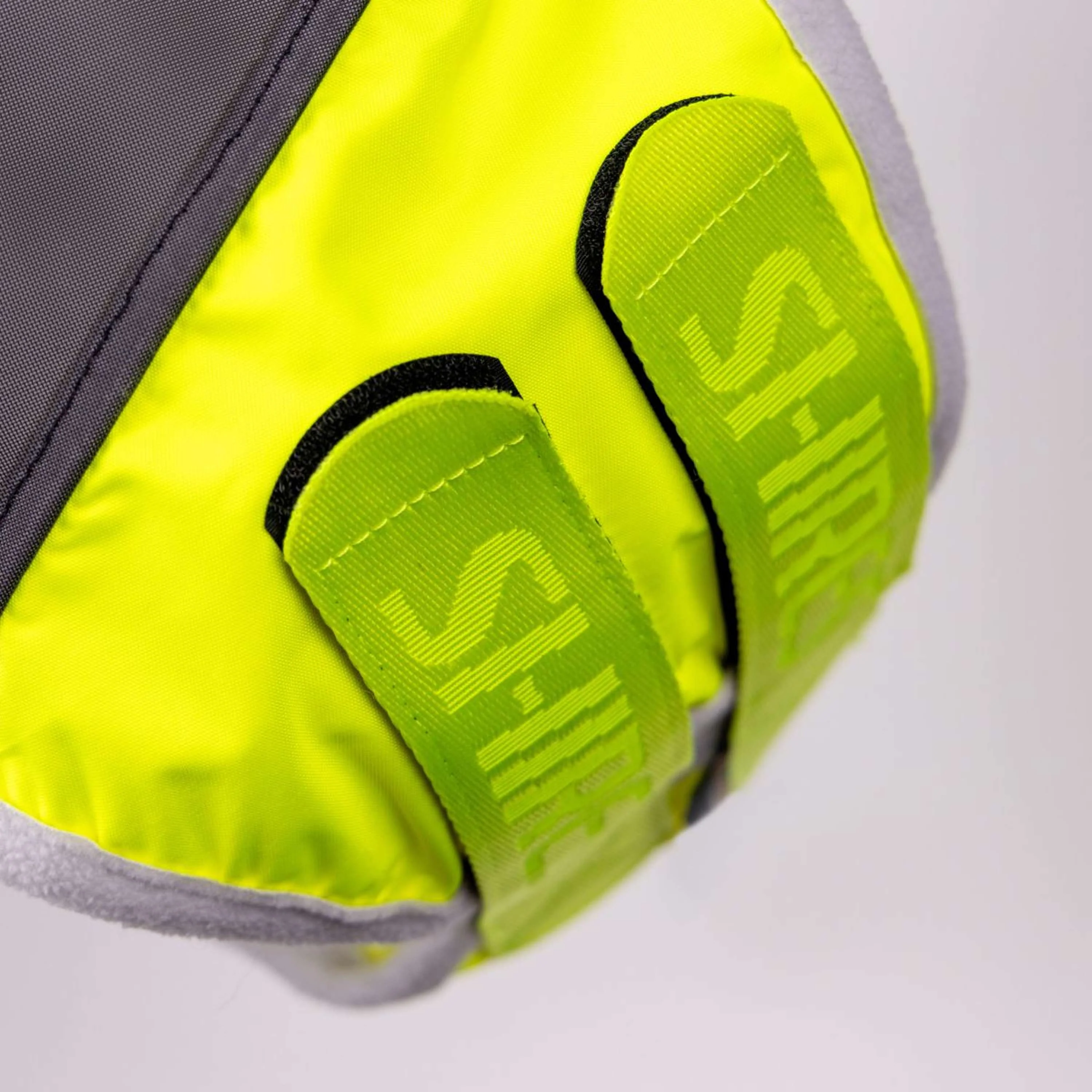 FlyGuard by Shires Masque Anti-Mouches Pro Hi-Viz Fine Mesh avec Oreilles et Nez Fluorescent-jaune - Image 3