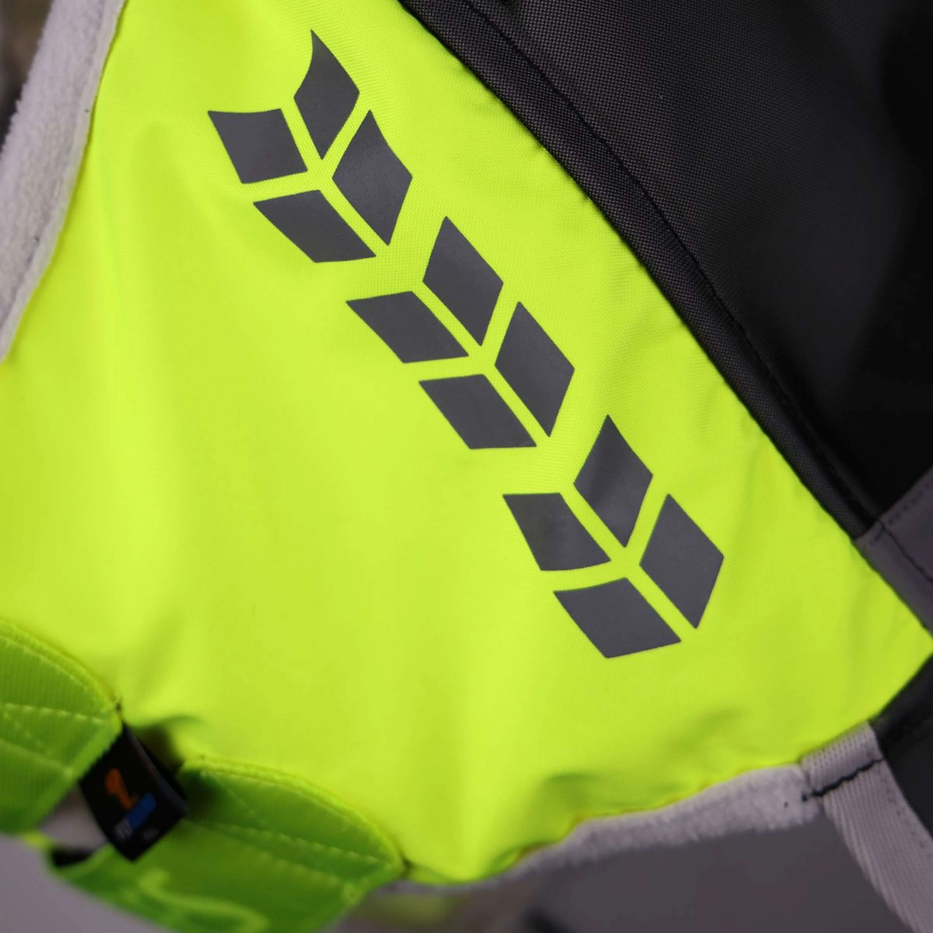 FlyGuard by Shires Masque Anti-Mouches Pro Hi-Viz Fine Mesh avec Oreilles Fluorescent-jaune - Image 4