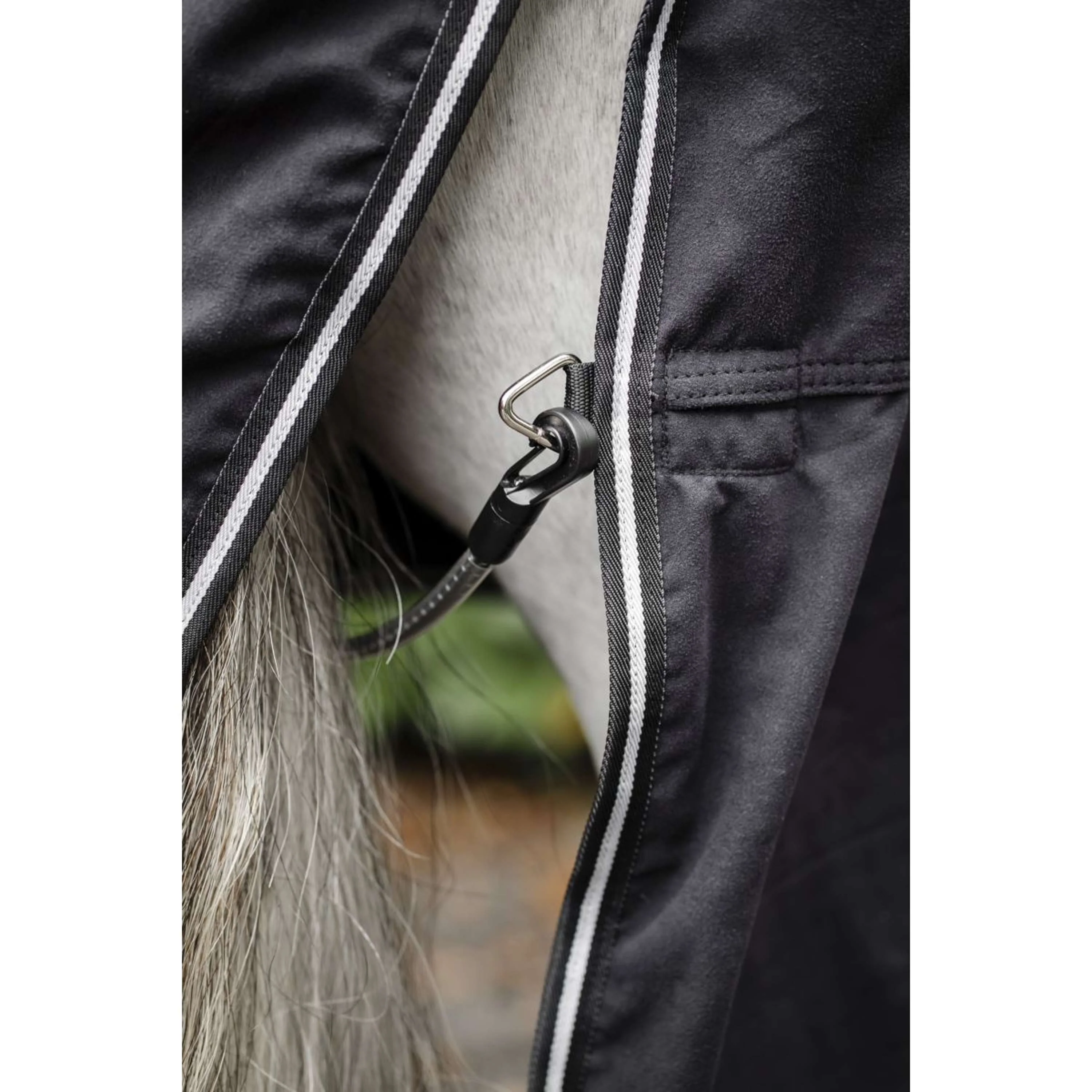 Horseware Show Ready Rug Black/Black/Silver - Image 10