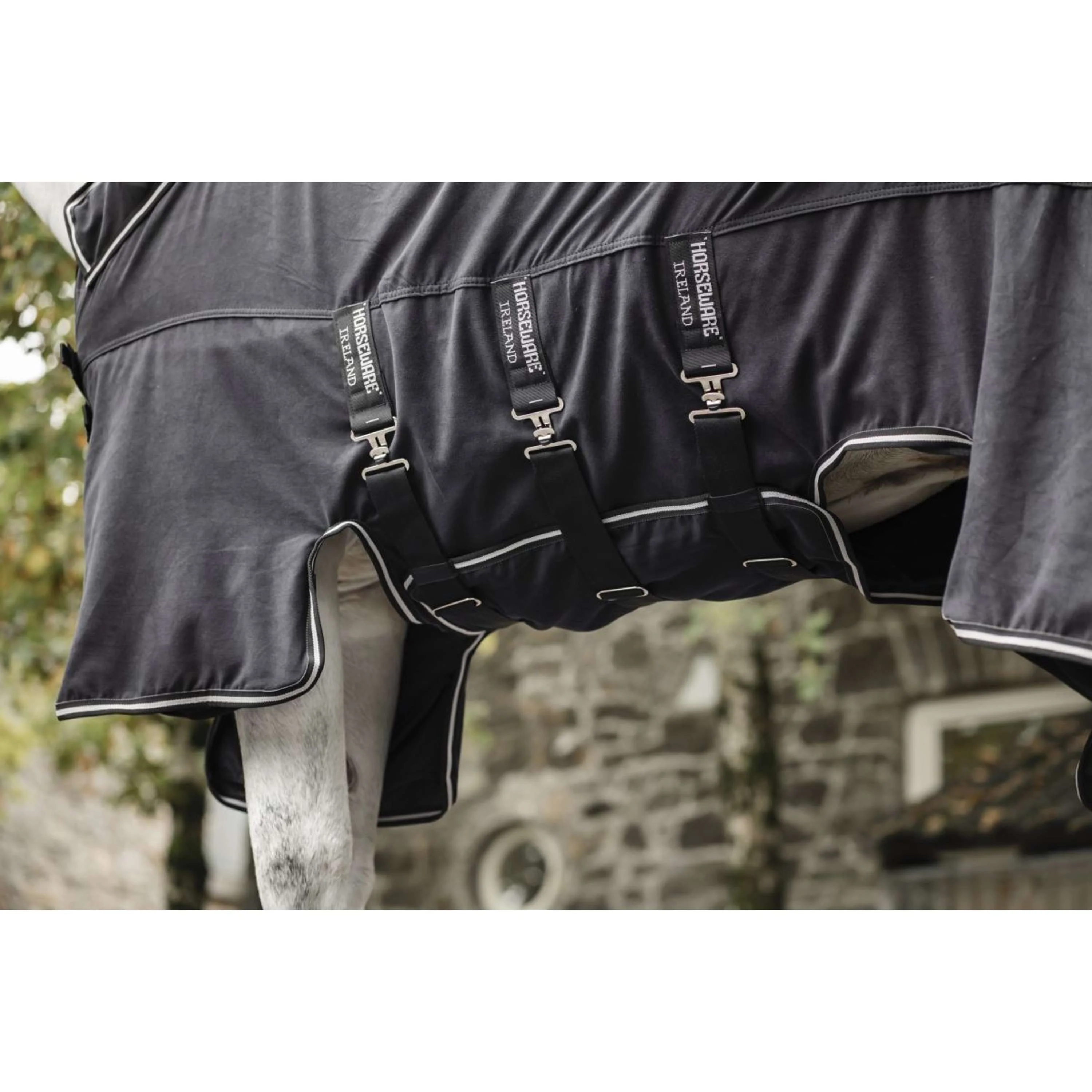 Horseware Show Ready Rug Black/Black/Silver - Image 3