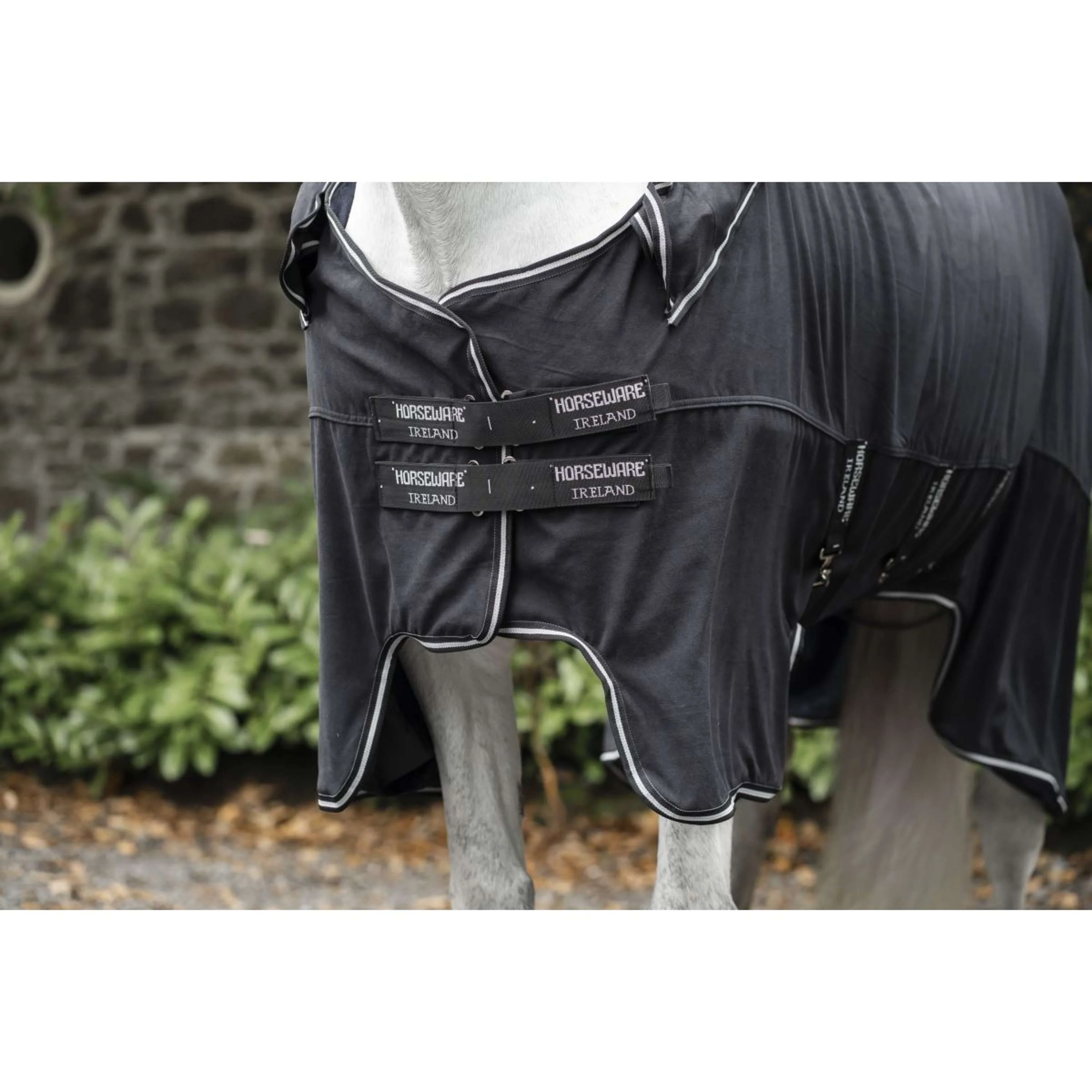 Horseware Show Ready Rug Black/Black/Silver - Image 4