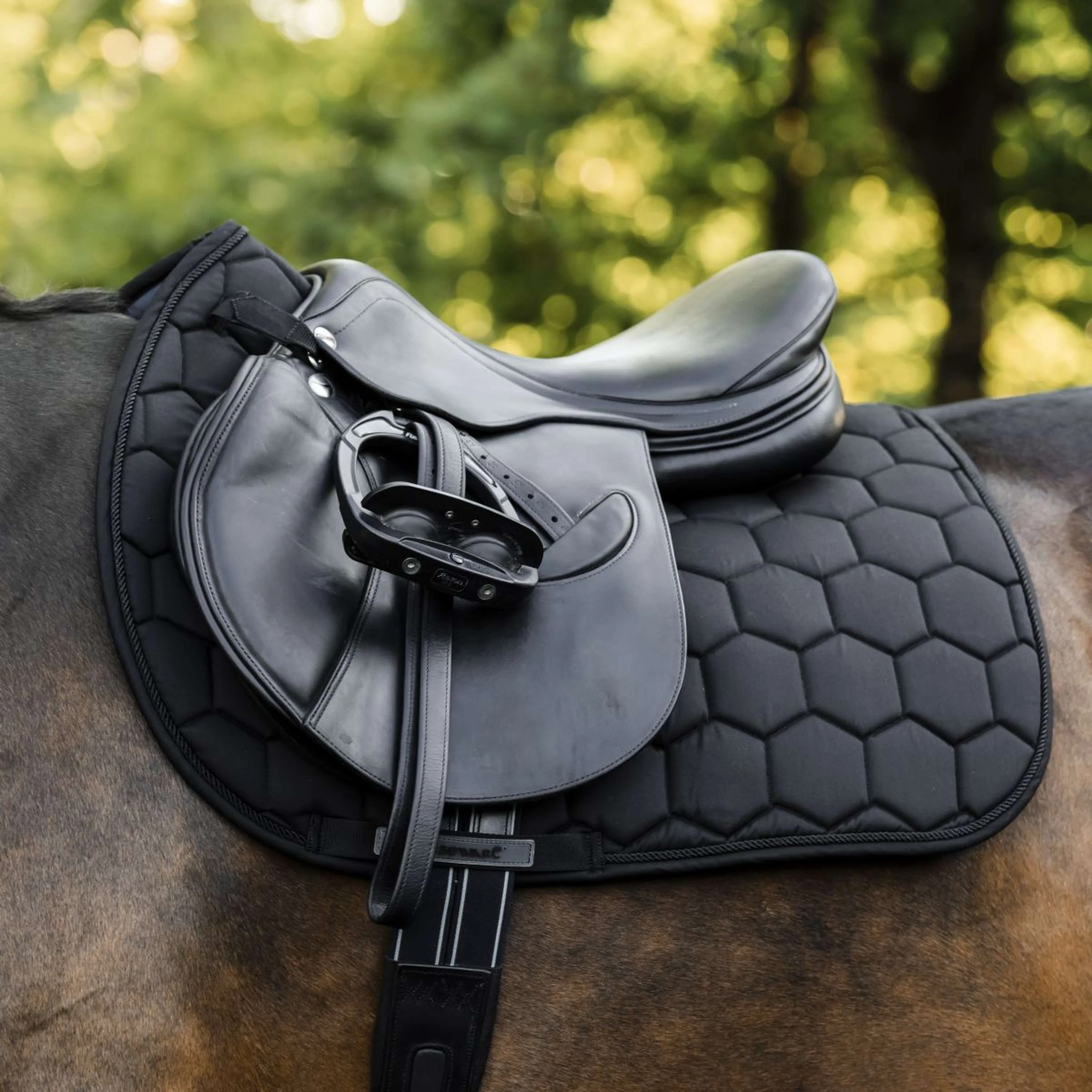 Horseware Tapis de Selle Ionic Close Contact Noir - Image 2