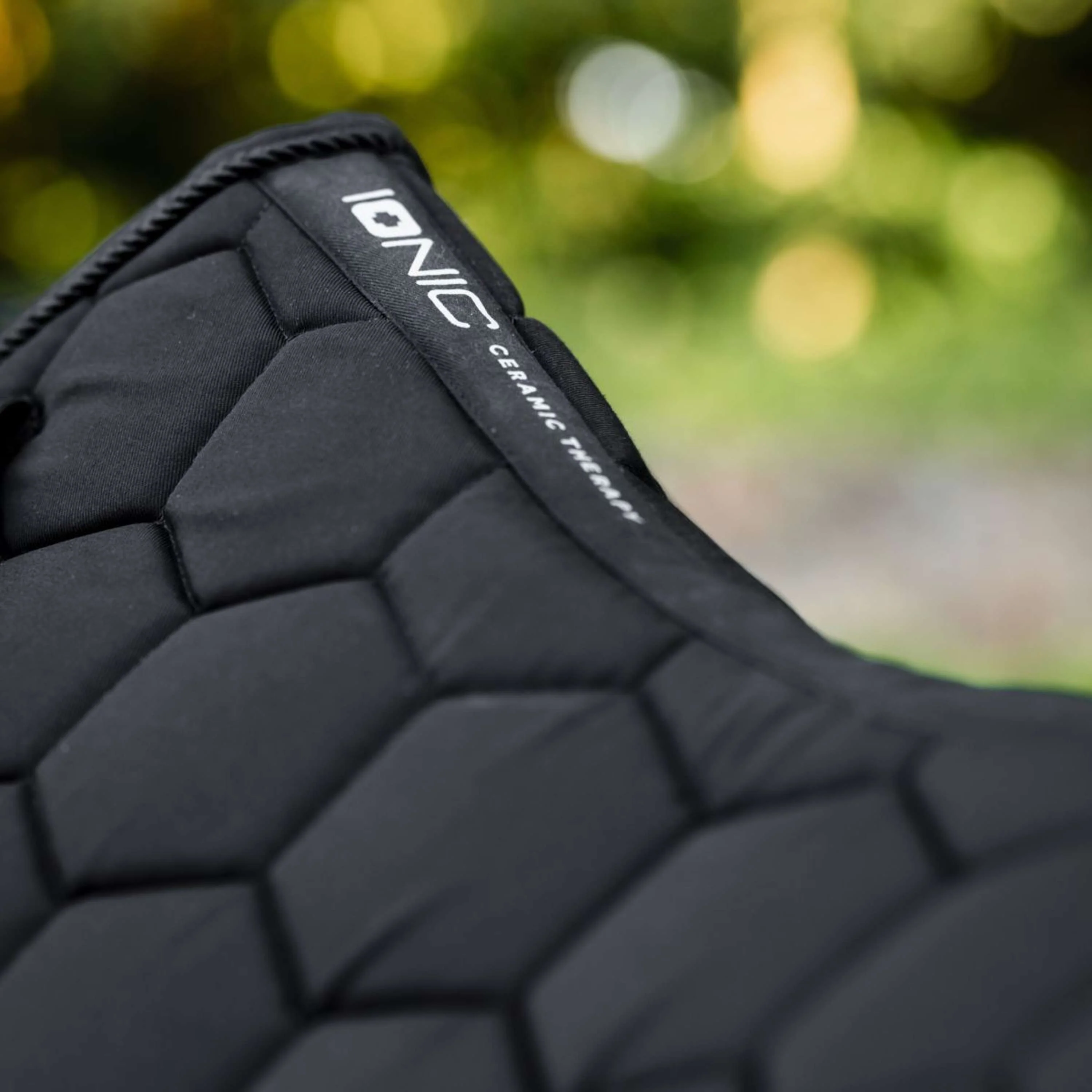 Horseware Tapis de Selle Ionic Close Contact Noir - Image 3