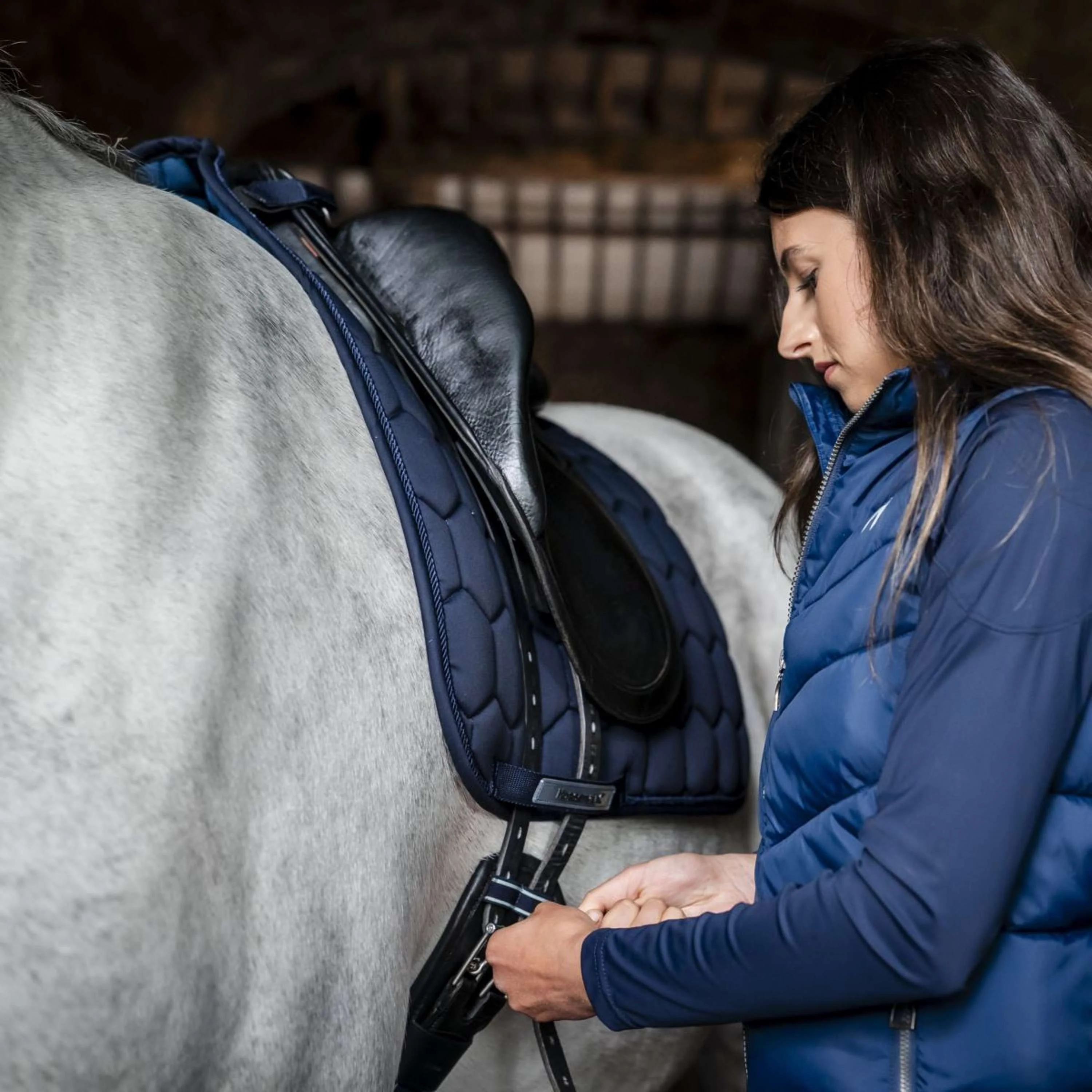 Horseware Tapis de Selle Ionic Dressage Marin - Image 3