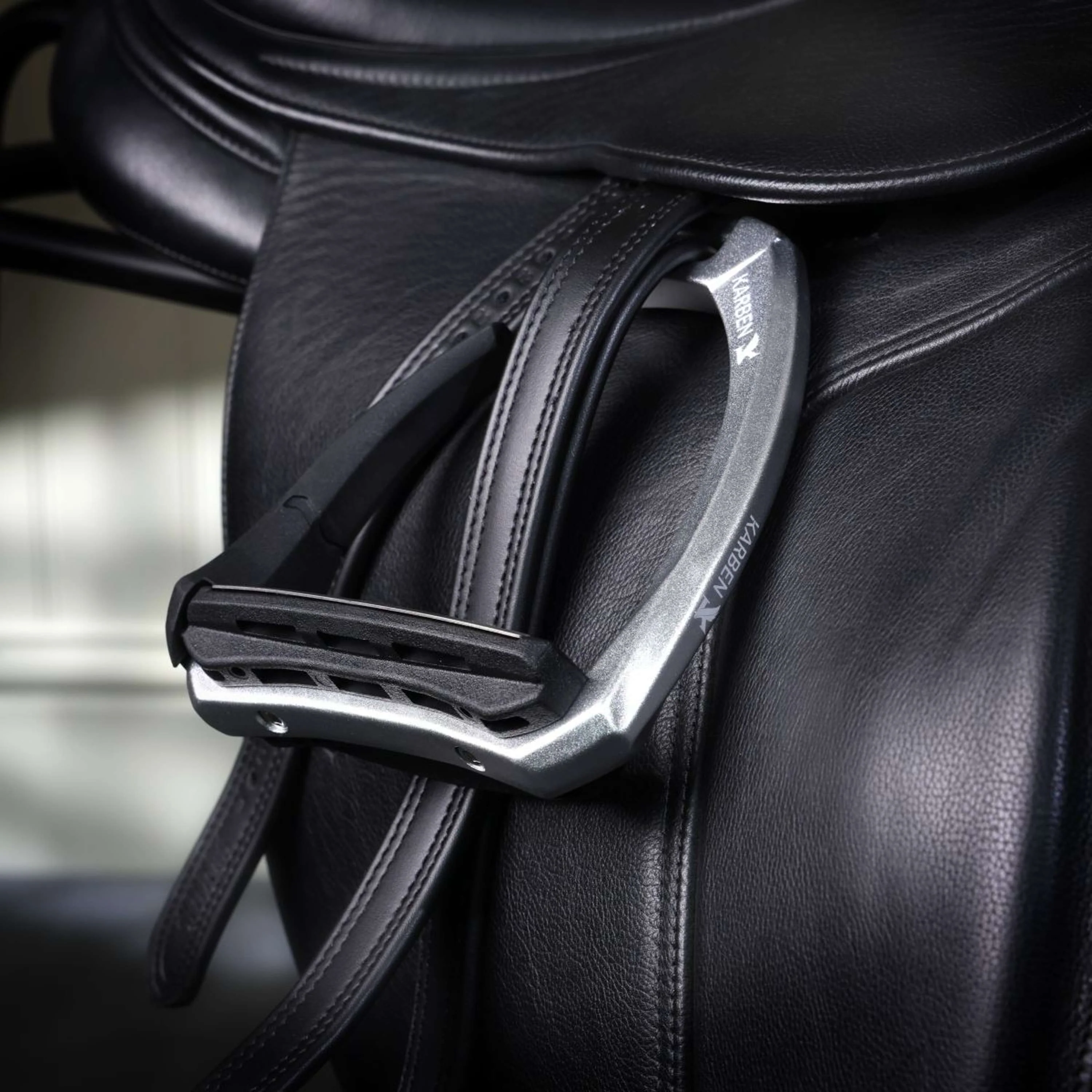 Karben by Shires Étriers Ultra Grip FX Noir - Image 5