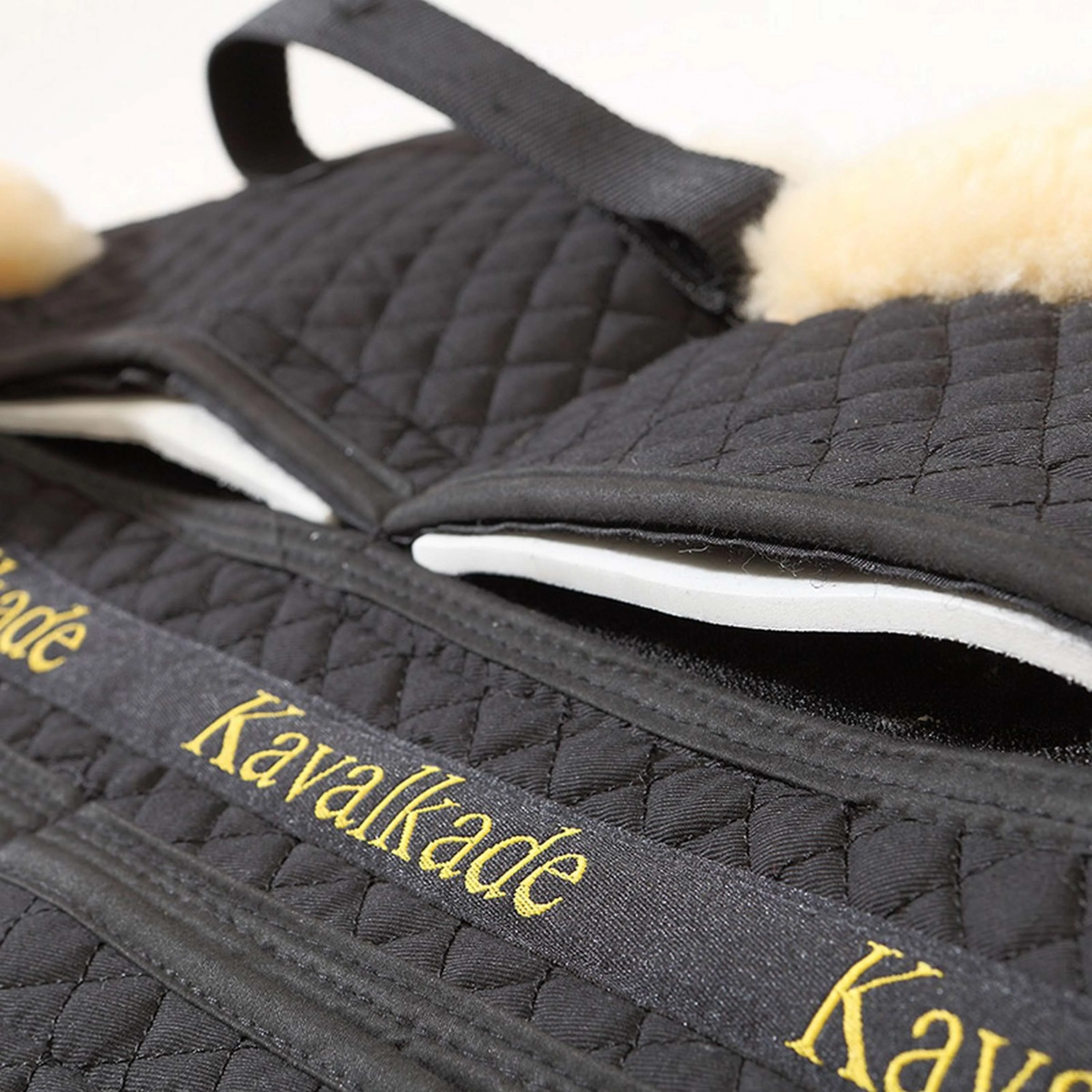 Kavalkade Tapis Sous-Selle avec Peau d'Agneau et Inserts Noir/Beige - Image 6