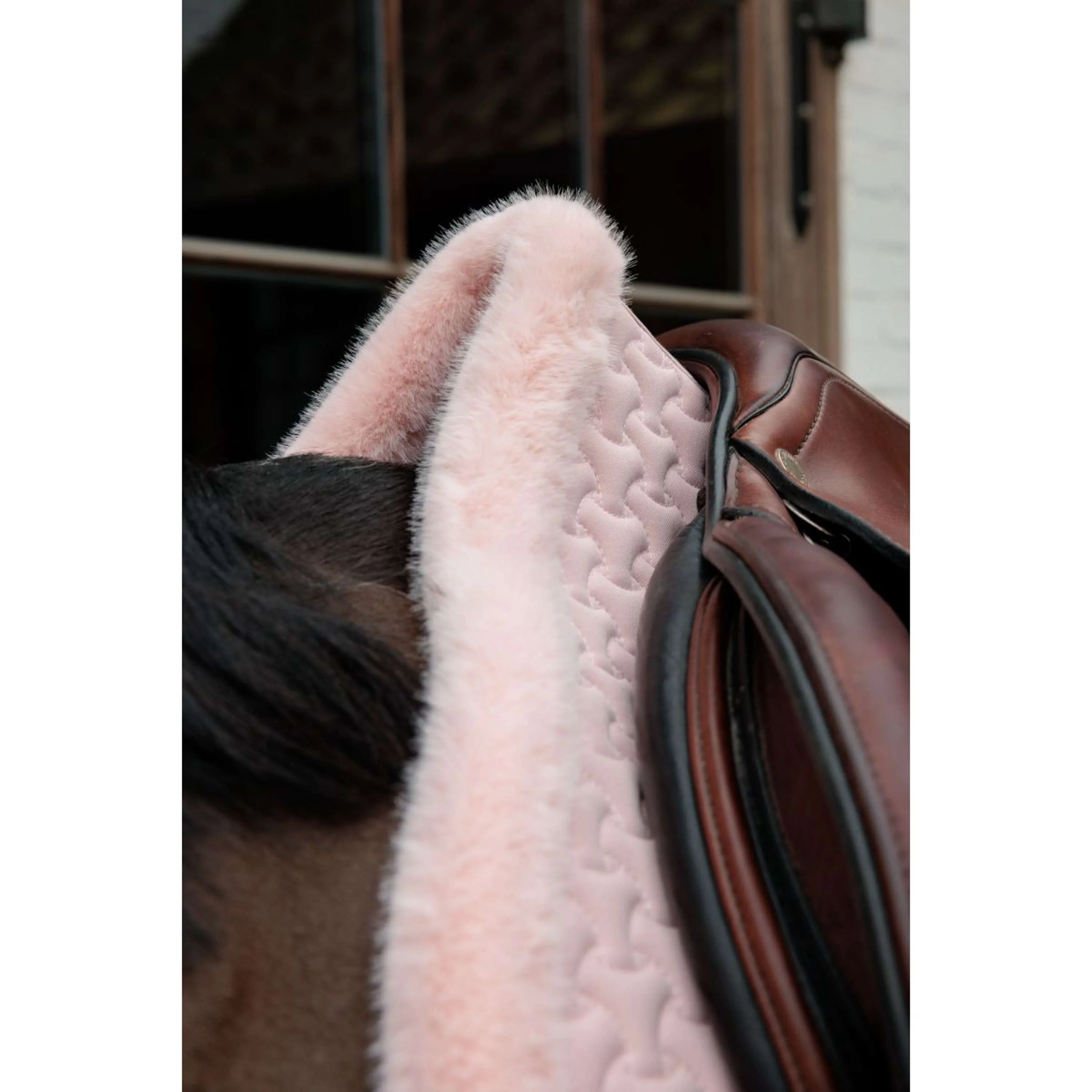 Kentucky Horsewear Tapis de Selle Fake Fur Onion Quilt de Saut Rose Vieux - Image 2
