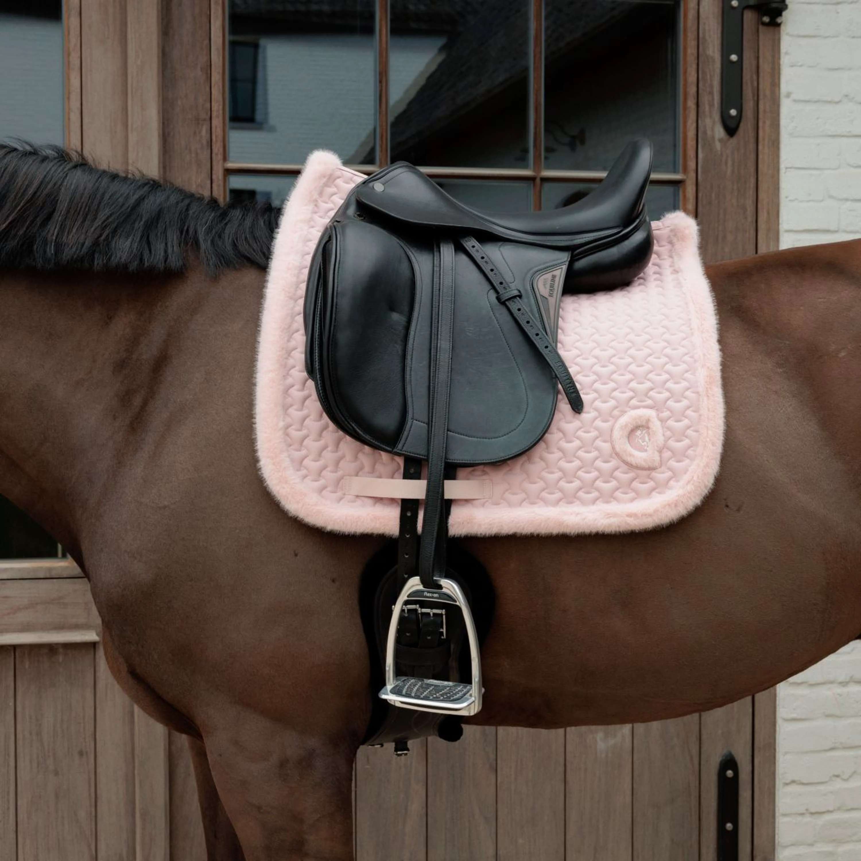 Kentucky Horsewear Tapis de Selle Fake Fur Onion Quilt Dressage Rose Vieux - Image 2