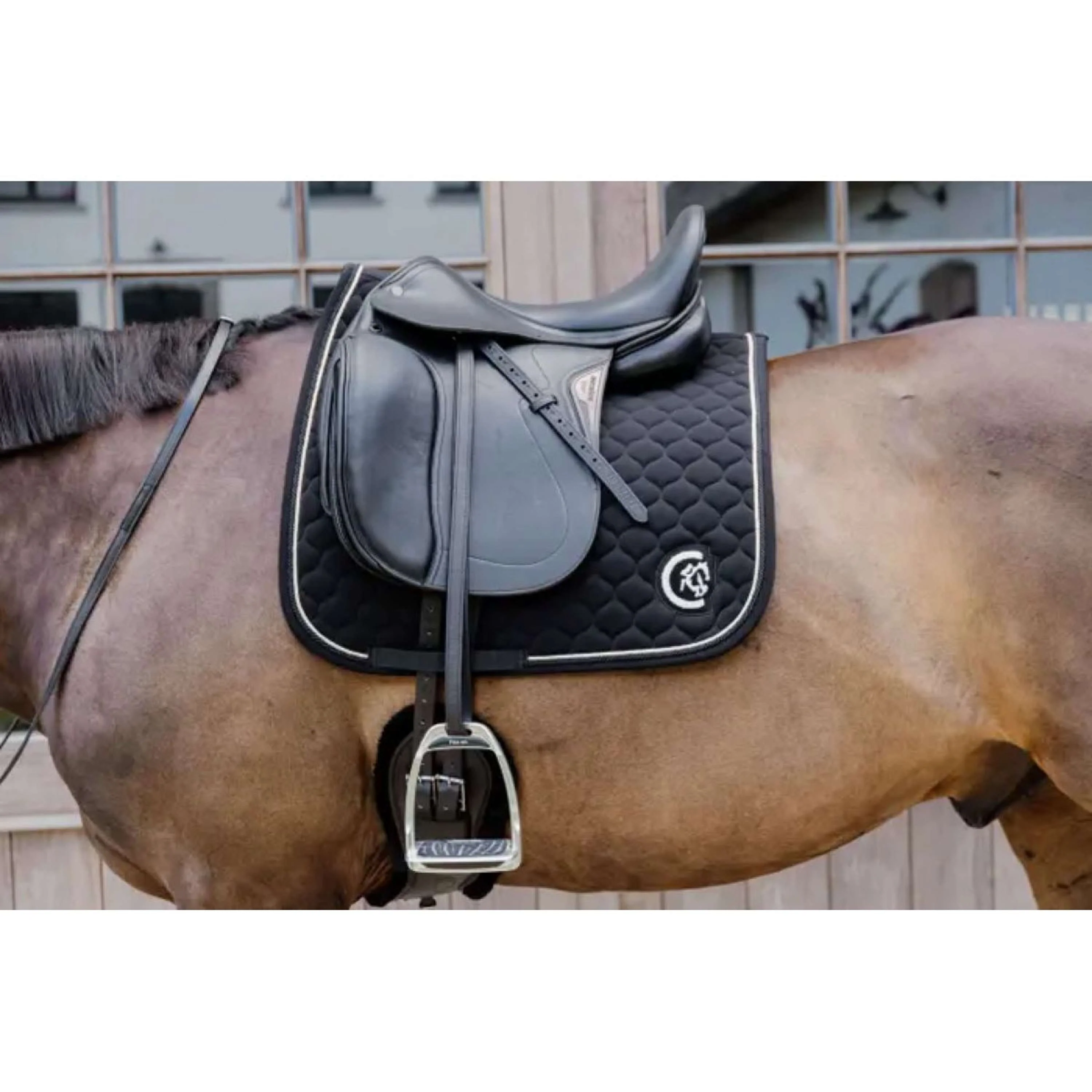 Kentucky Horsewear Tapis de Selle Onion Quilt 3D Logo Dressage Noir - Image 2