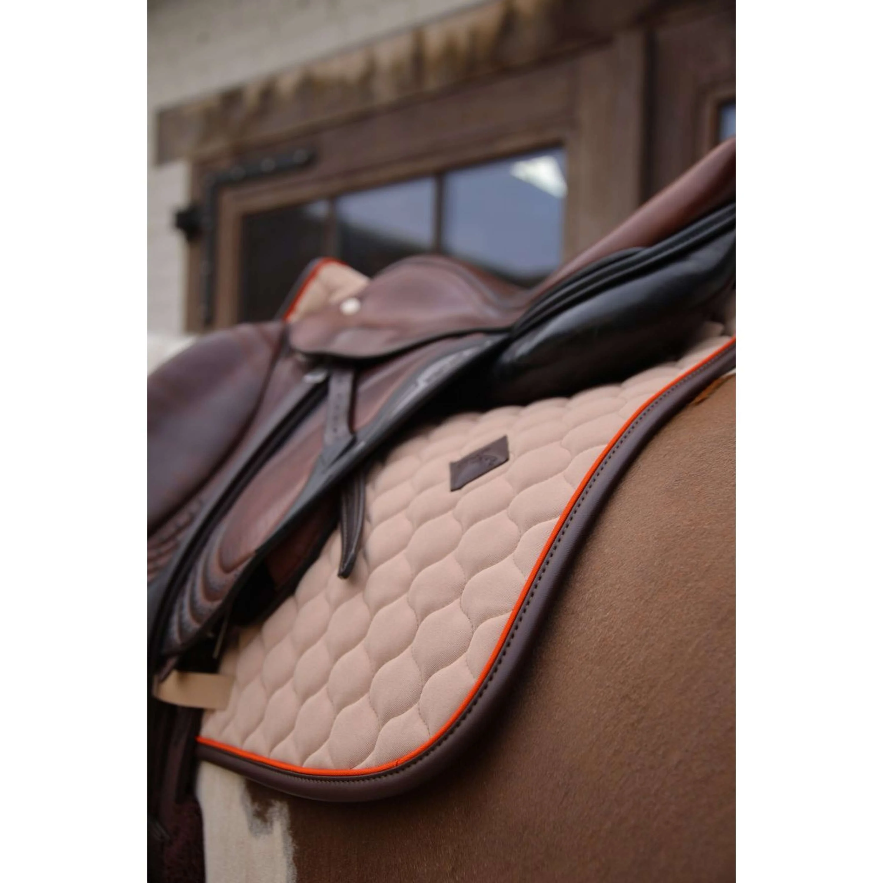 Kentucky Horsewear Tapis de Selle Onion Quilt Leather Neon de Saut Beige - Image 3