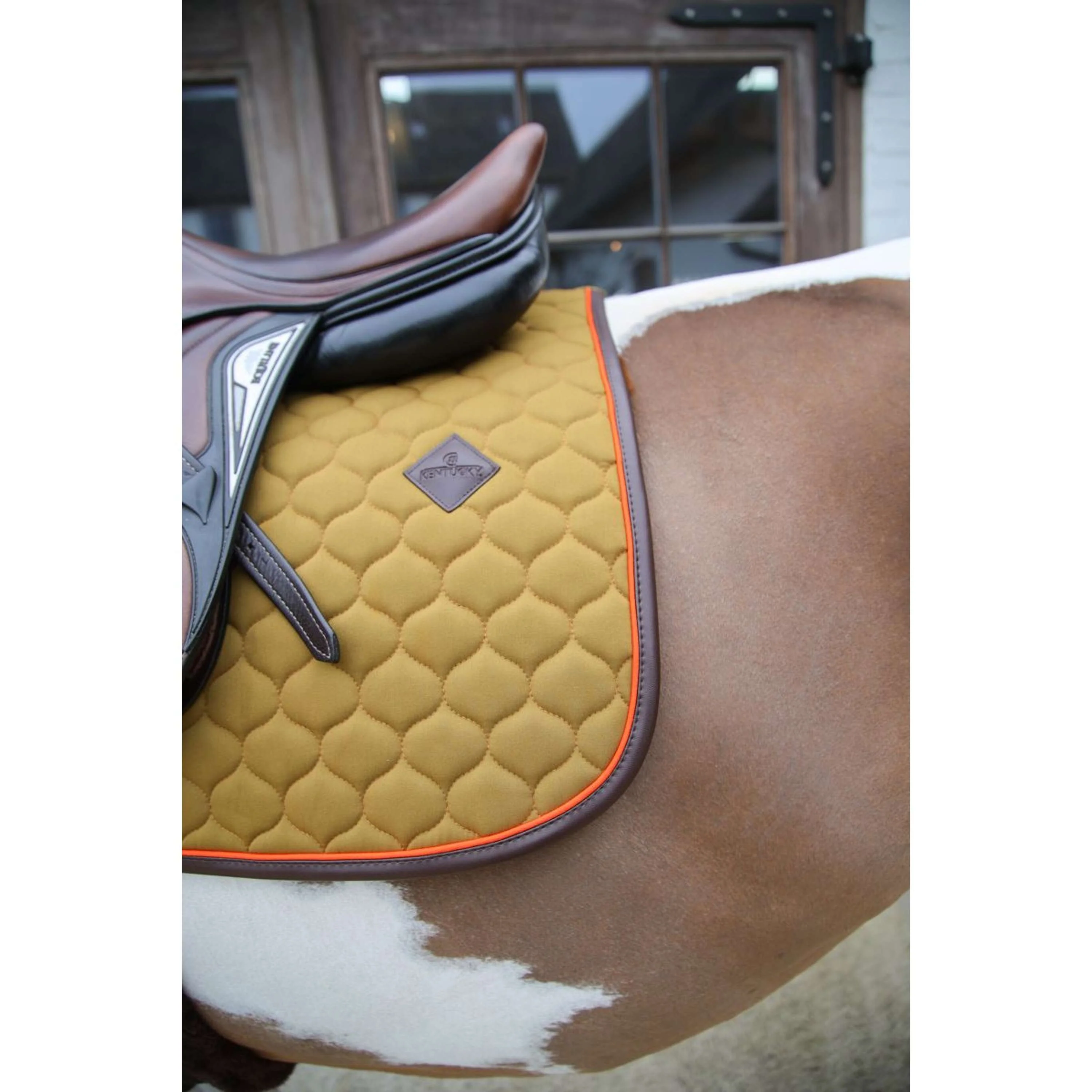 Kentucky Horsewear Tapis de Selle Onion Quilt Leather Neon de Saut Kaki - Image 3
