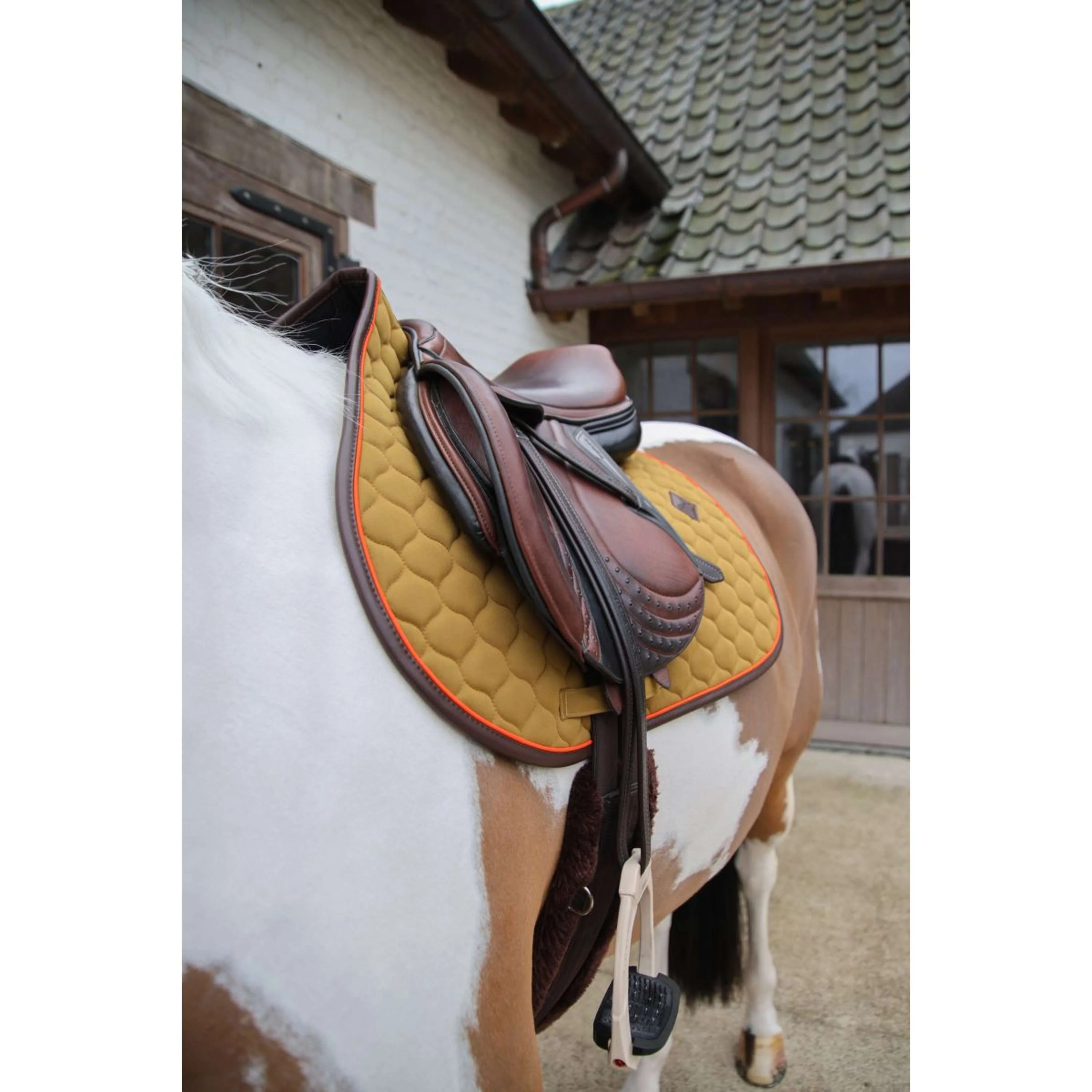 Kentucky Horsewear Tapis de Selle Onion Quilt Leather Neon de Saut Kaki - Image 4
