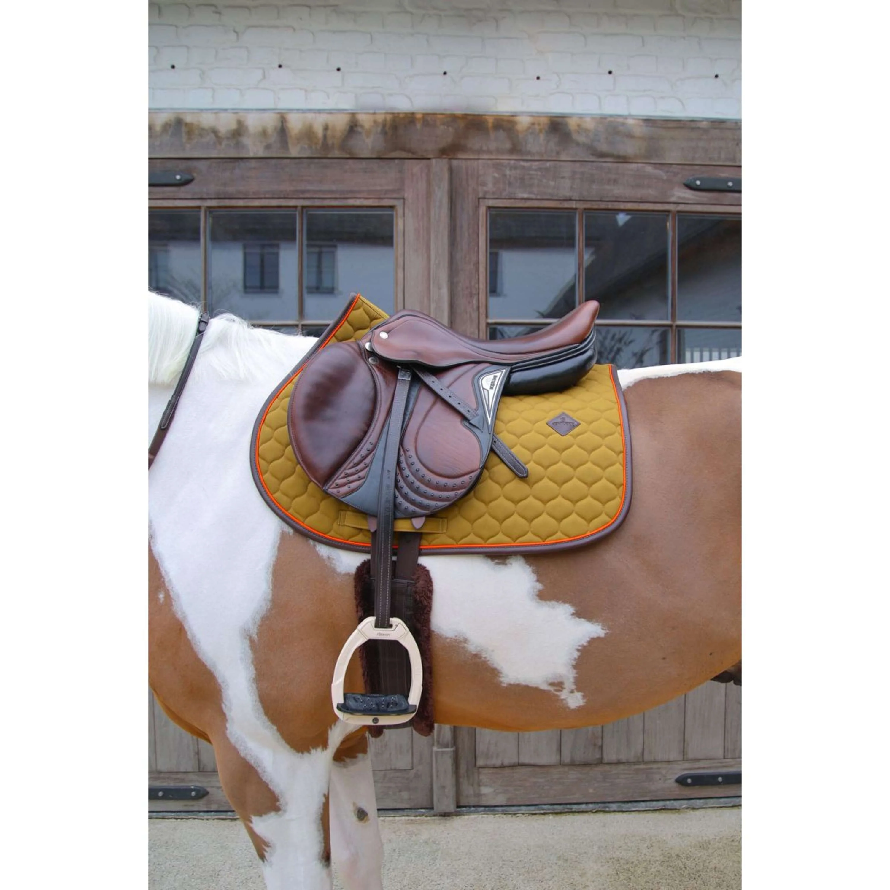 Kentucky Horsewear Tapis de Selle Onion Quilt Leather Neon de Saut Kaki - Image 5